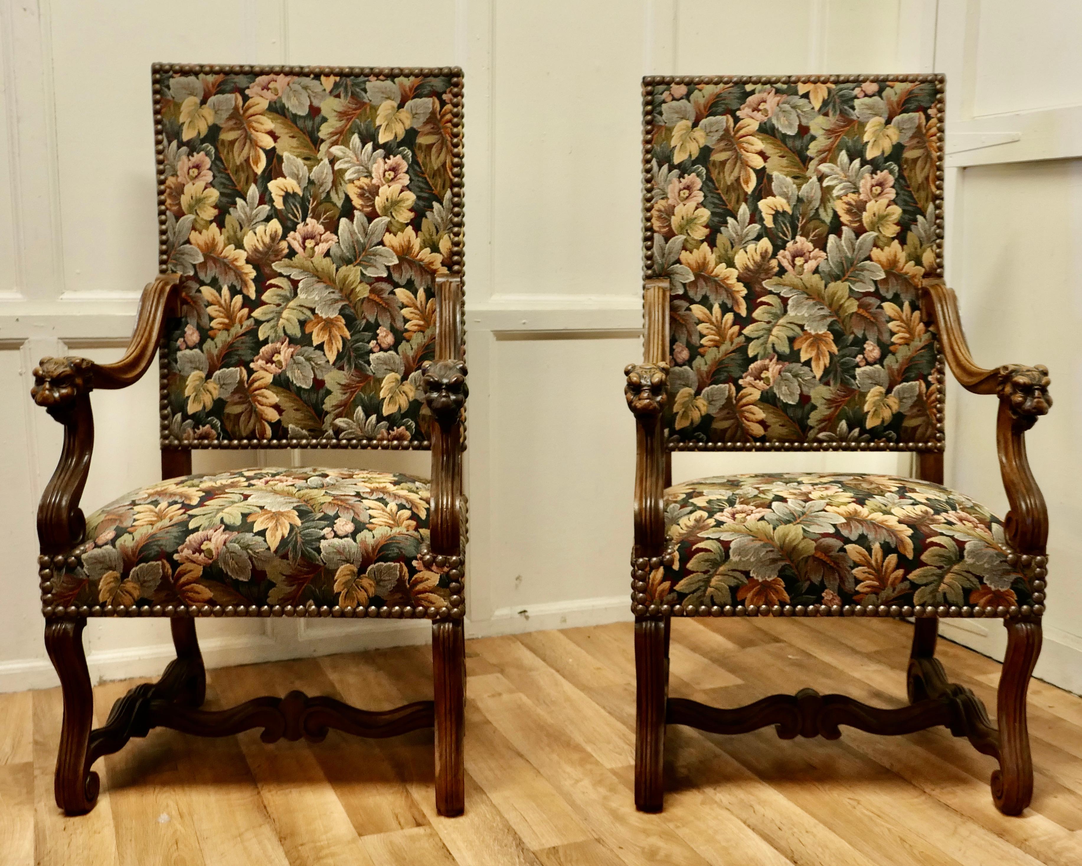 Pair of French Arts and Crafts Gothic Walnut Library Chairs In Good Condition For Sale In Chillerton, Isle of Wight