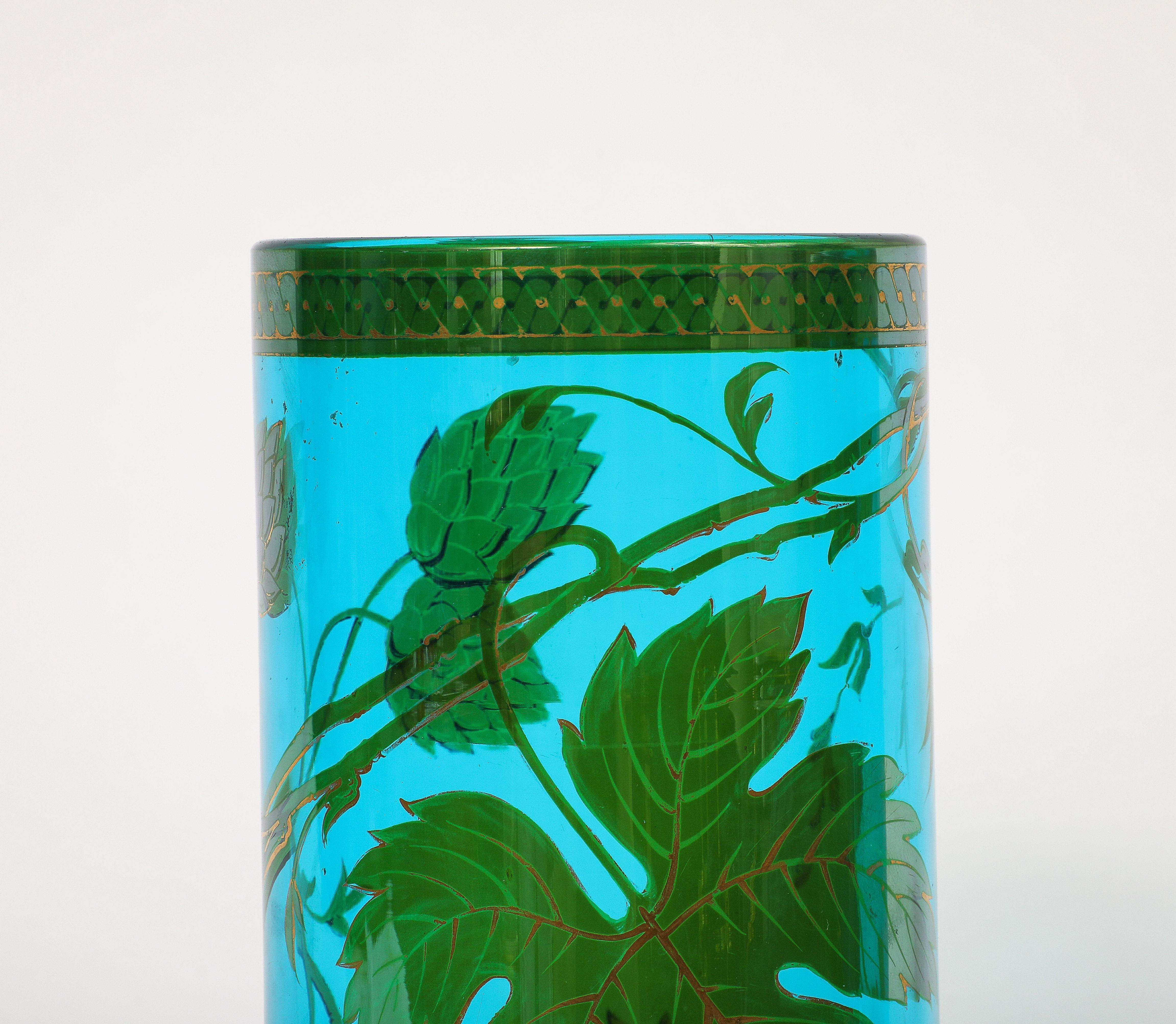 Pareja de monturas francesas de cristal azul y verde de Baccarat y bronce dorado. Jarrones Fines del siglo XIX en venta