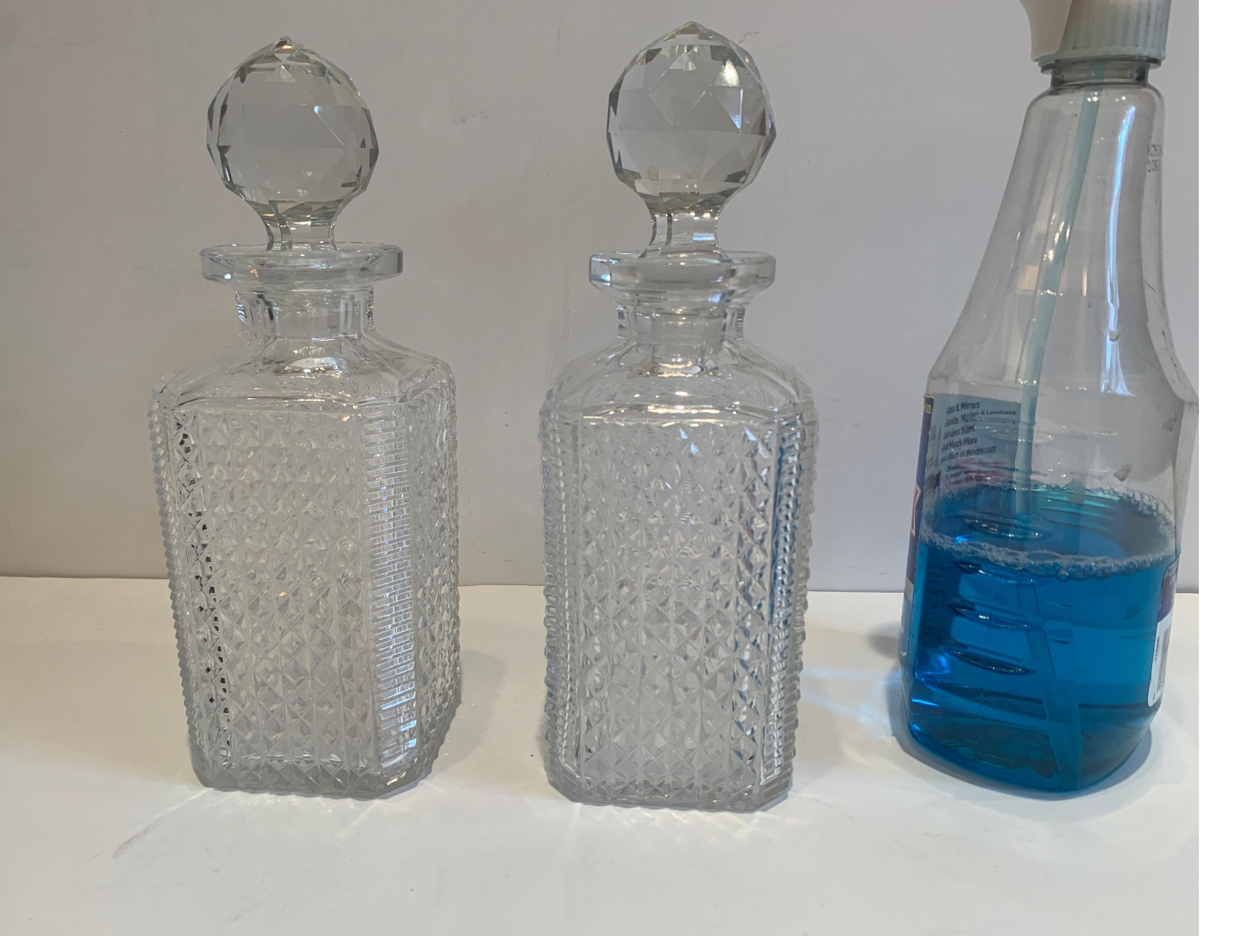 Pair of French Baccarat Cut Crystal Decanters, Early 20th Century 9