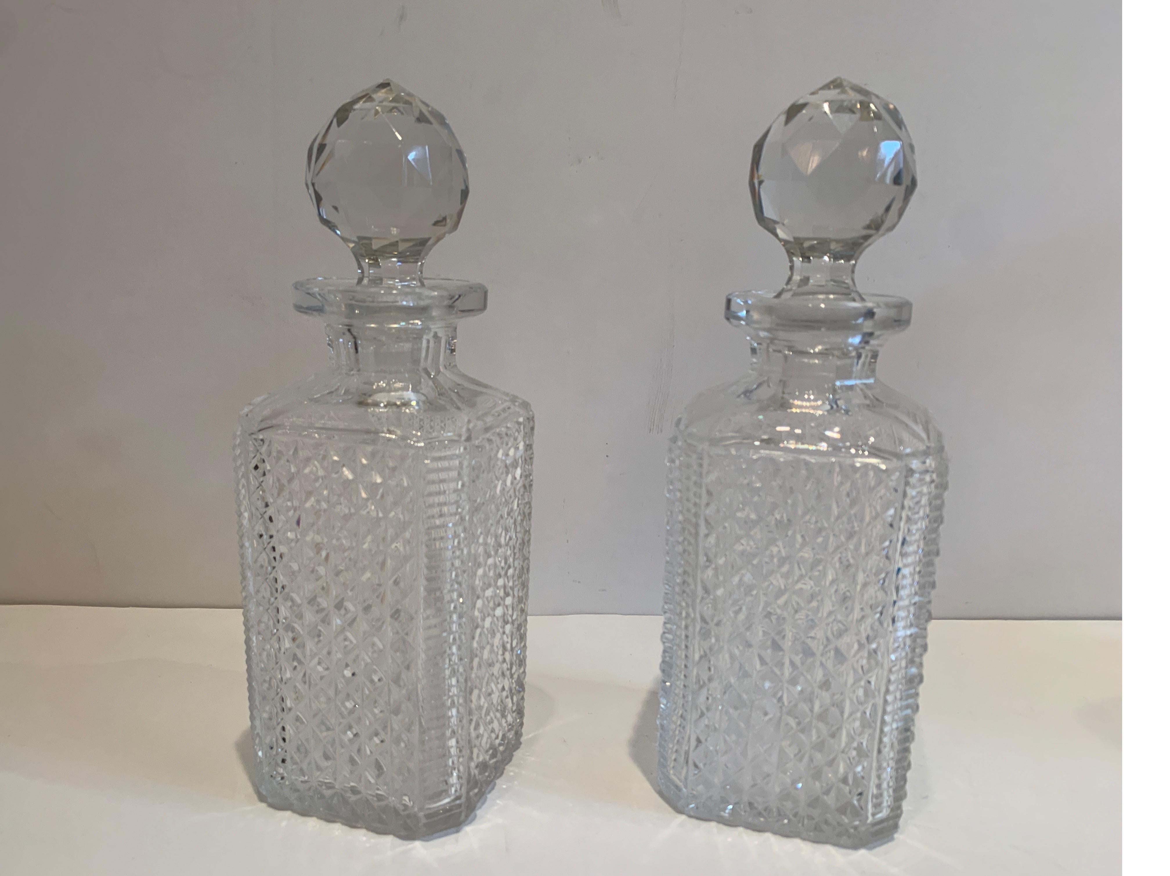 Pair of French Baccarat Cut Crystal Decanters, Early 20th Century 1