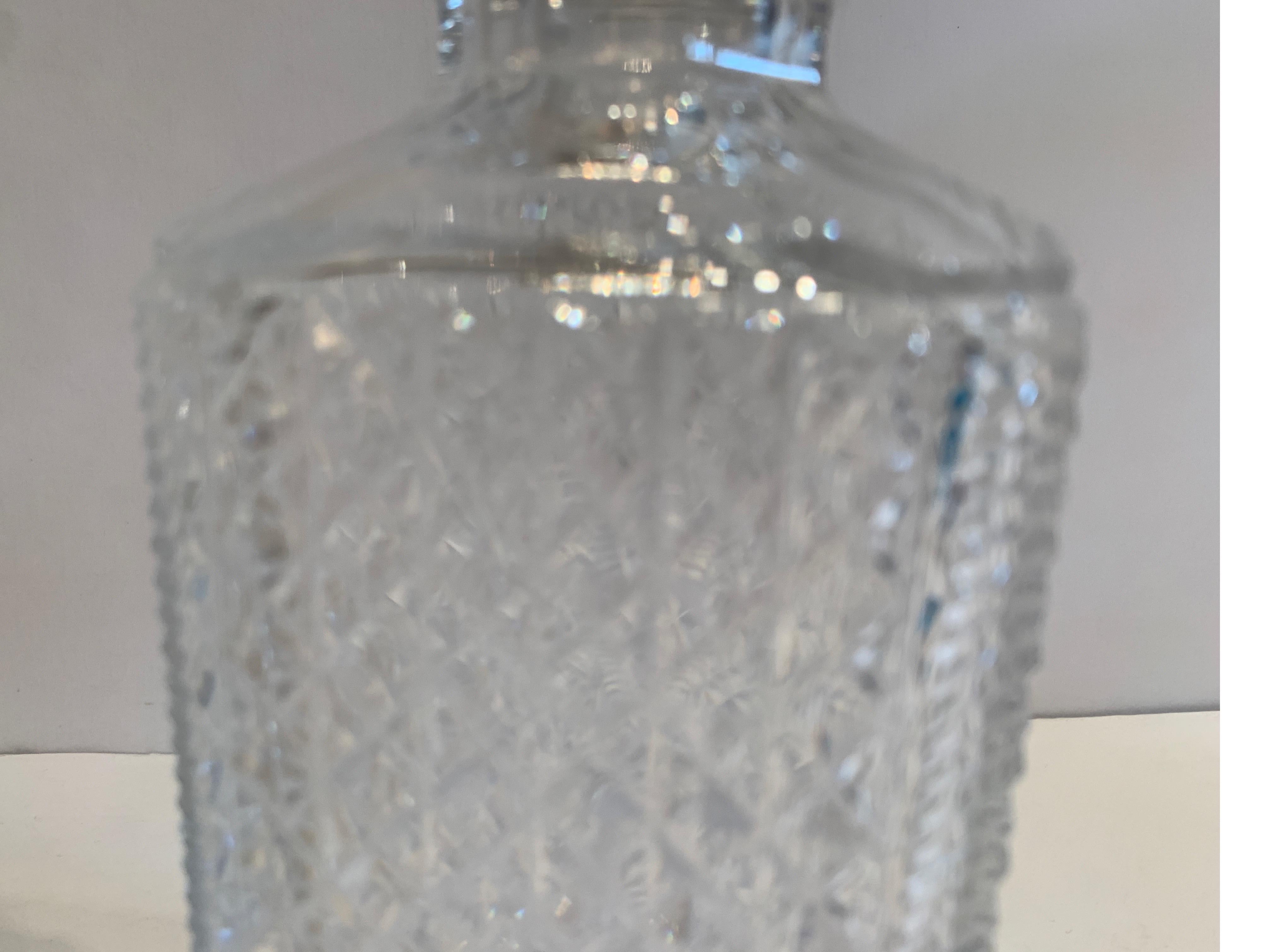 Pair of French Baccarat Cut Crystal Decanters, Early 20th Century 6