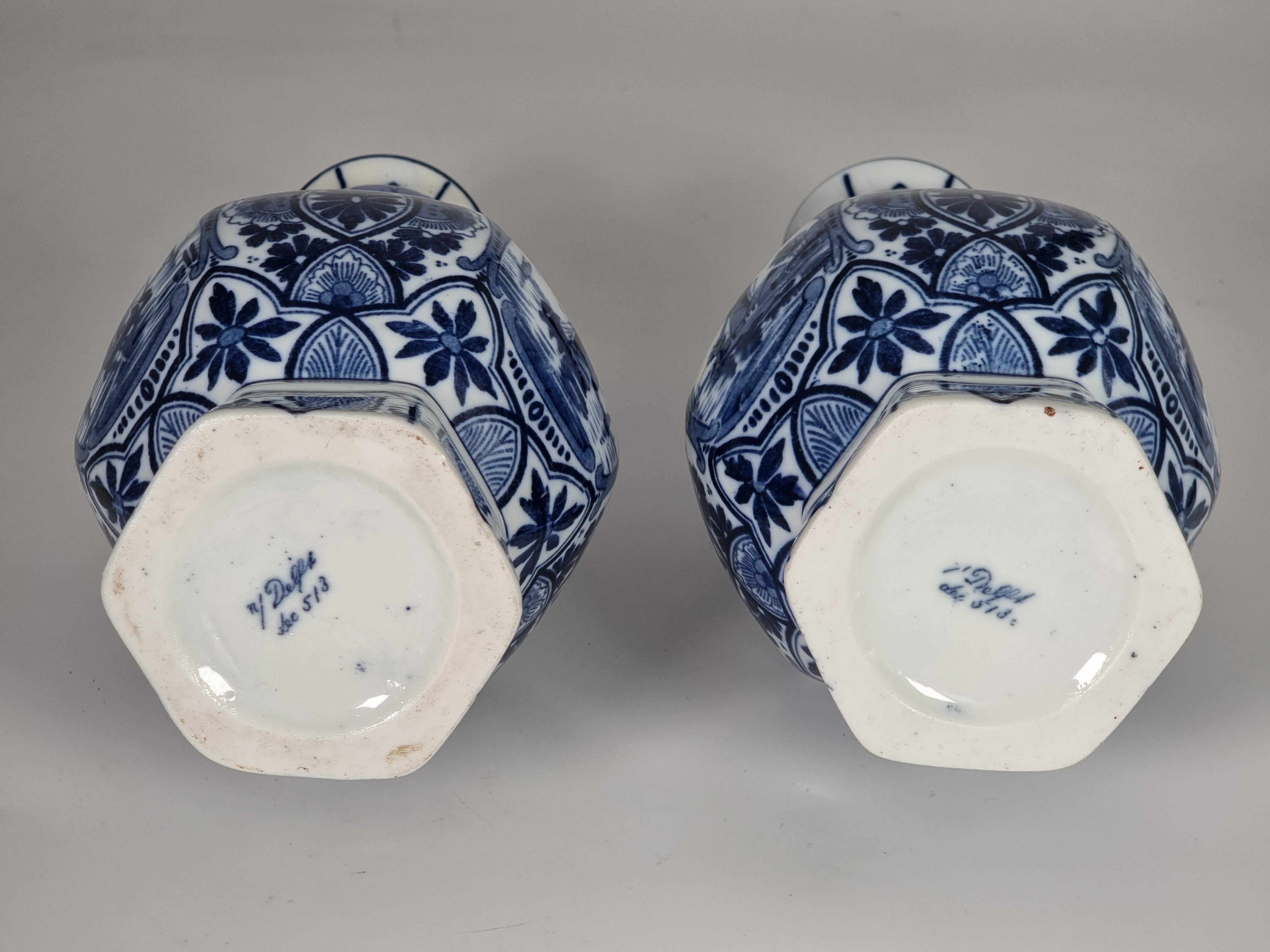 Paire de vases français bleu et blanc de style Delft vers 1900 par Samson of Paris en vente 2