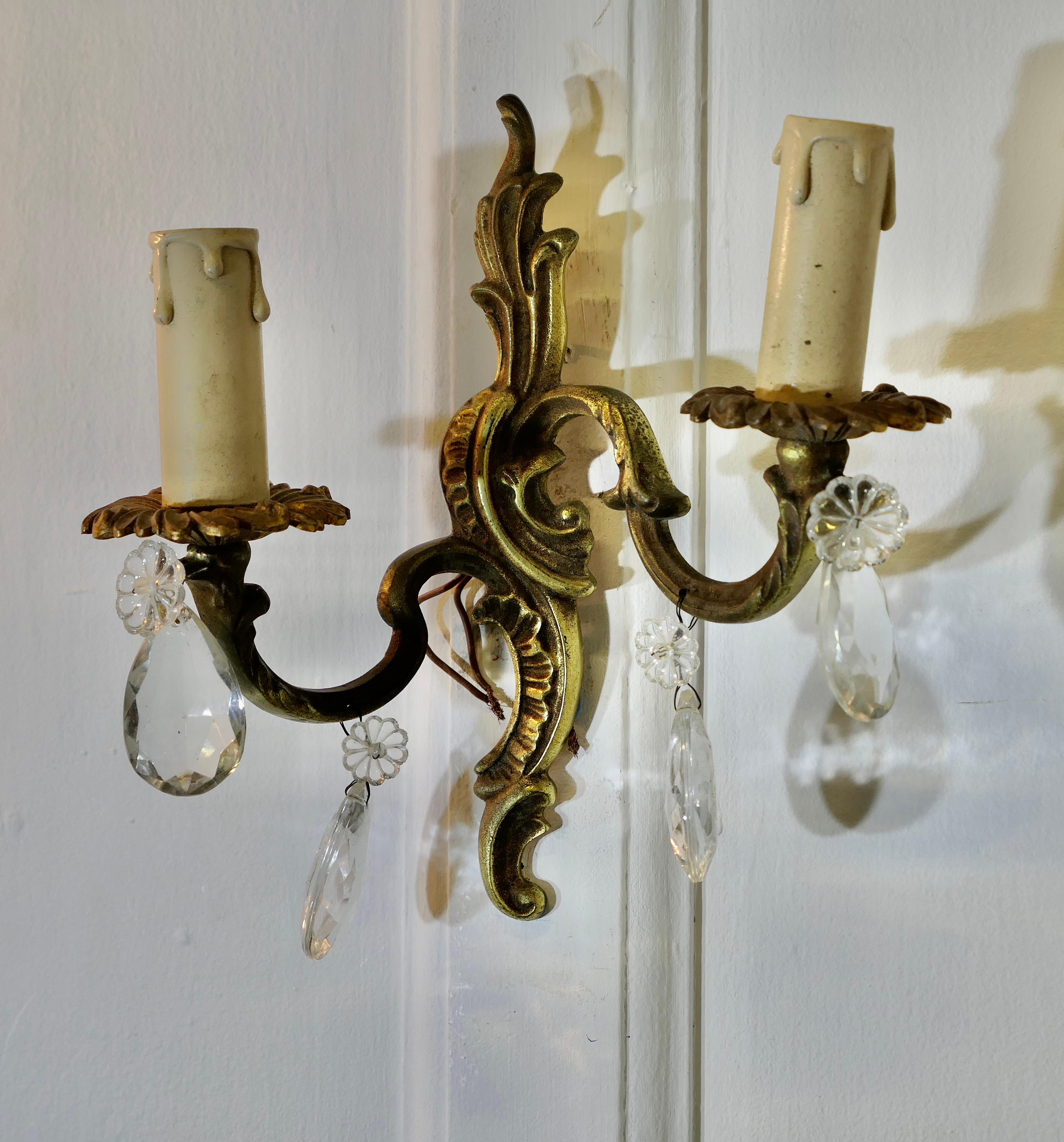 Paire de Twin Wall Lights en laiton français   Les Lights sont de style classique. en vente 1