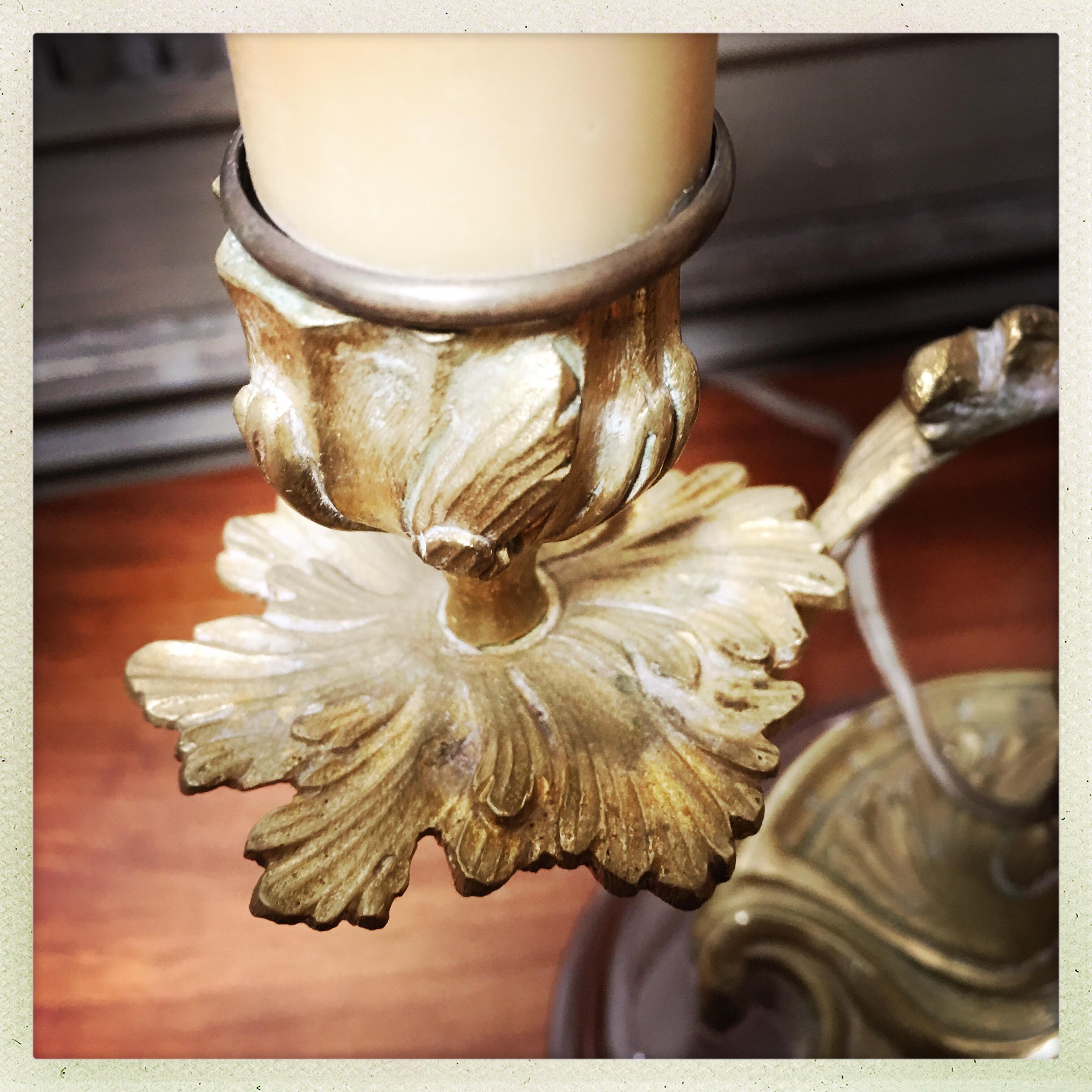 Paire de pieds de lampe chandelier en bronze français avec bases en acrylique Bon état - En vente à Dallas, TX