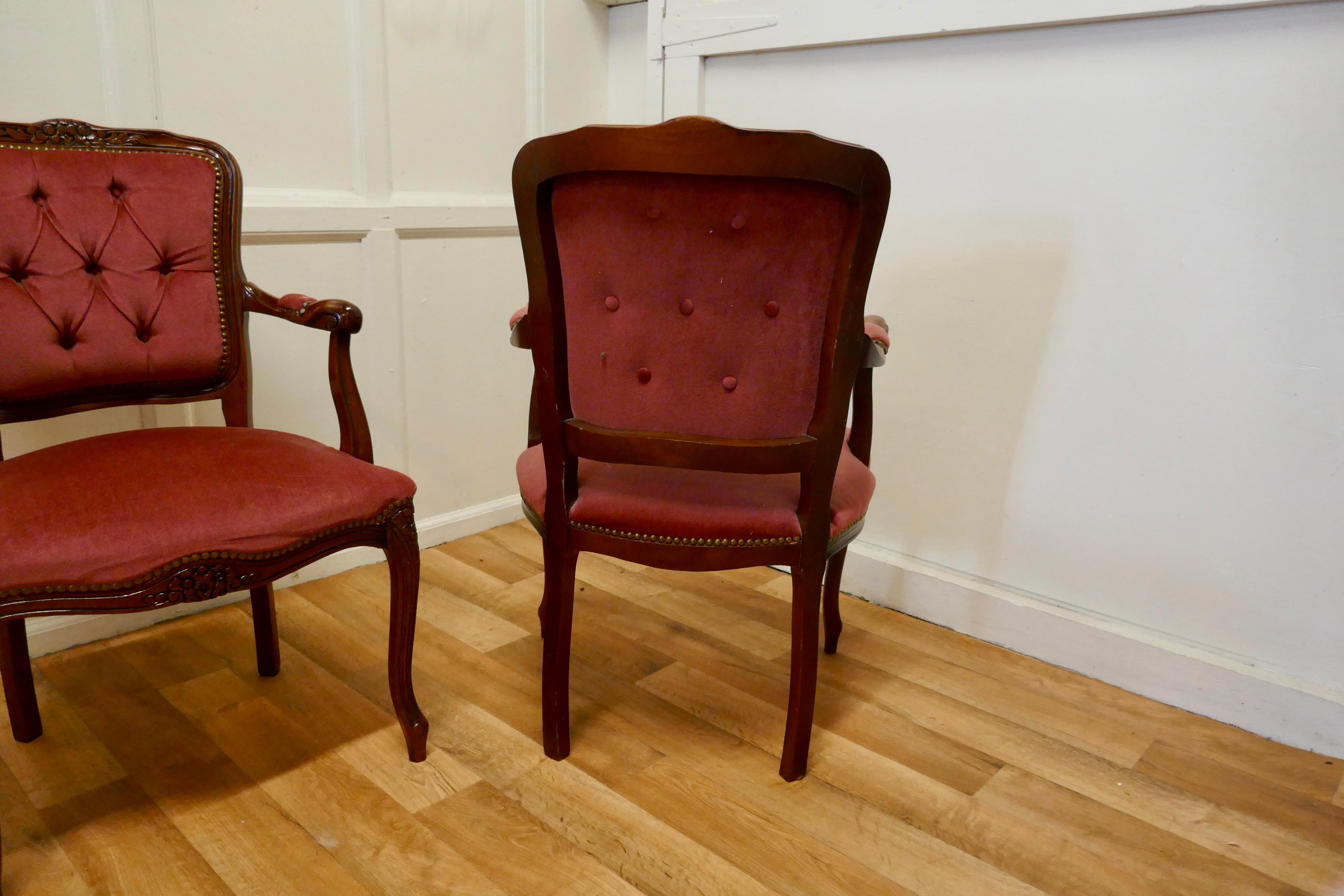 Pair of French Button Back Salon Chairs  In Good Condition For Sale In Chillerton, Isle of Wight