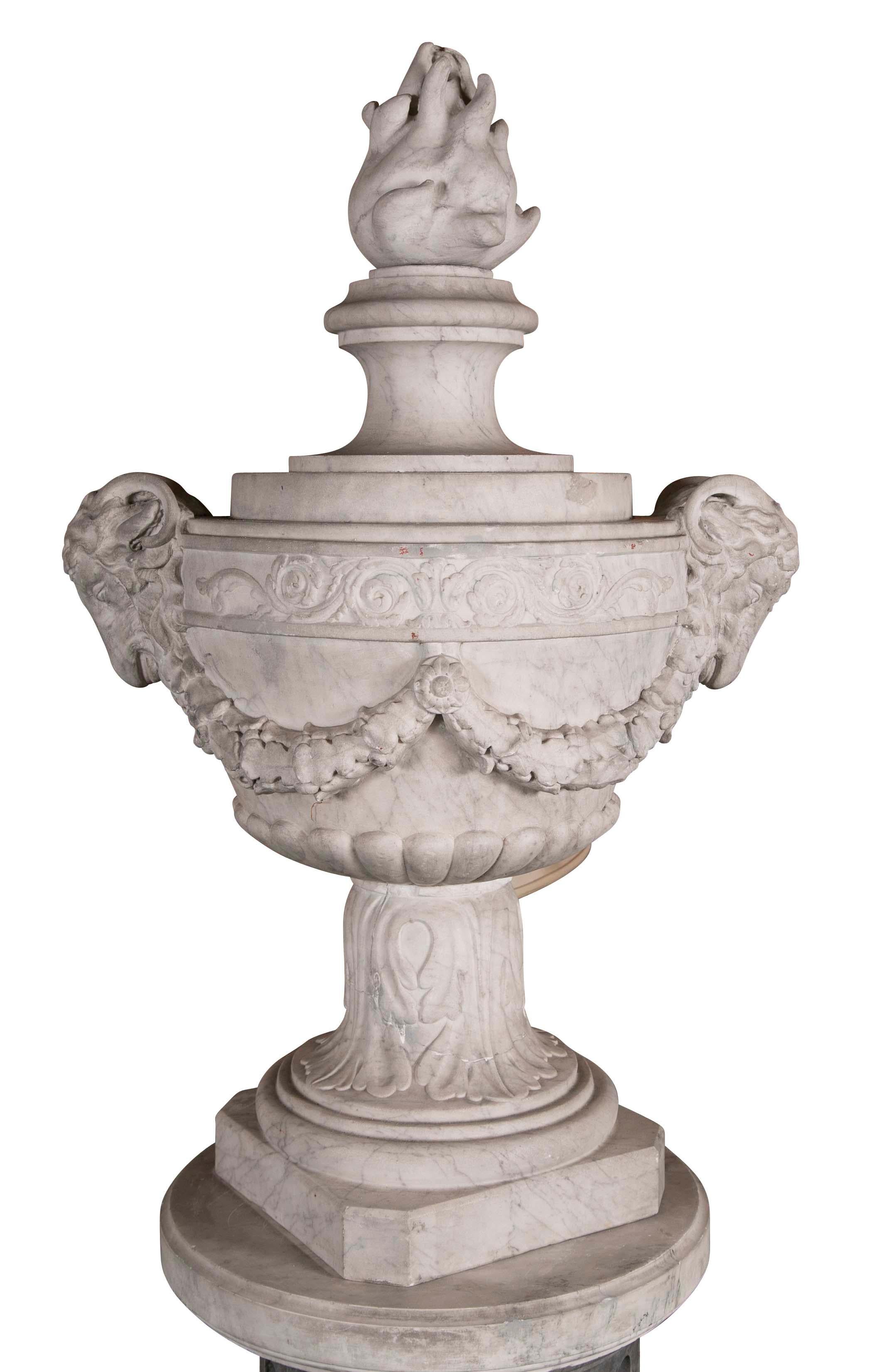 Pair of French Carved Neoclassical Marble Urns In Good Condition In Stamford, CT