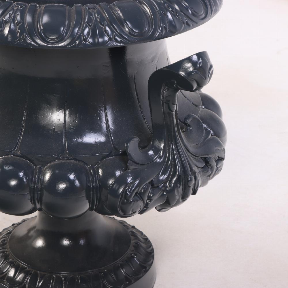 Cast A pair of French cast iron garden urns, C. 1880. For Sale