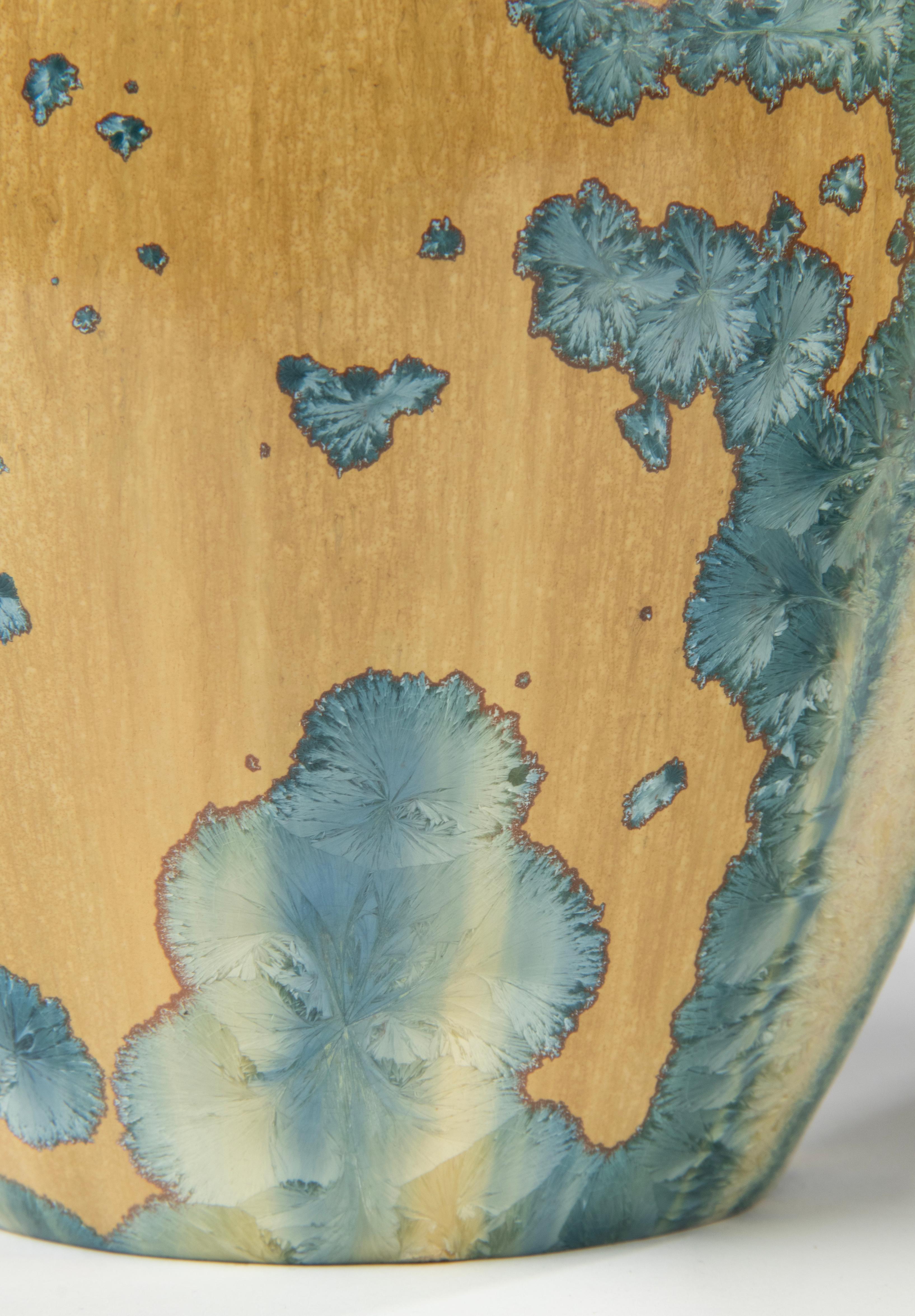 Ein Paar französische Art-Déco-Vasen aus Keramik mit kristalliner Glasur - Pierrefonds  im Angebot 8