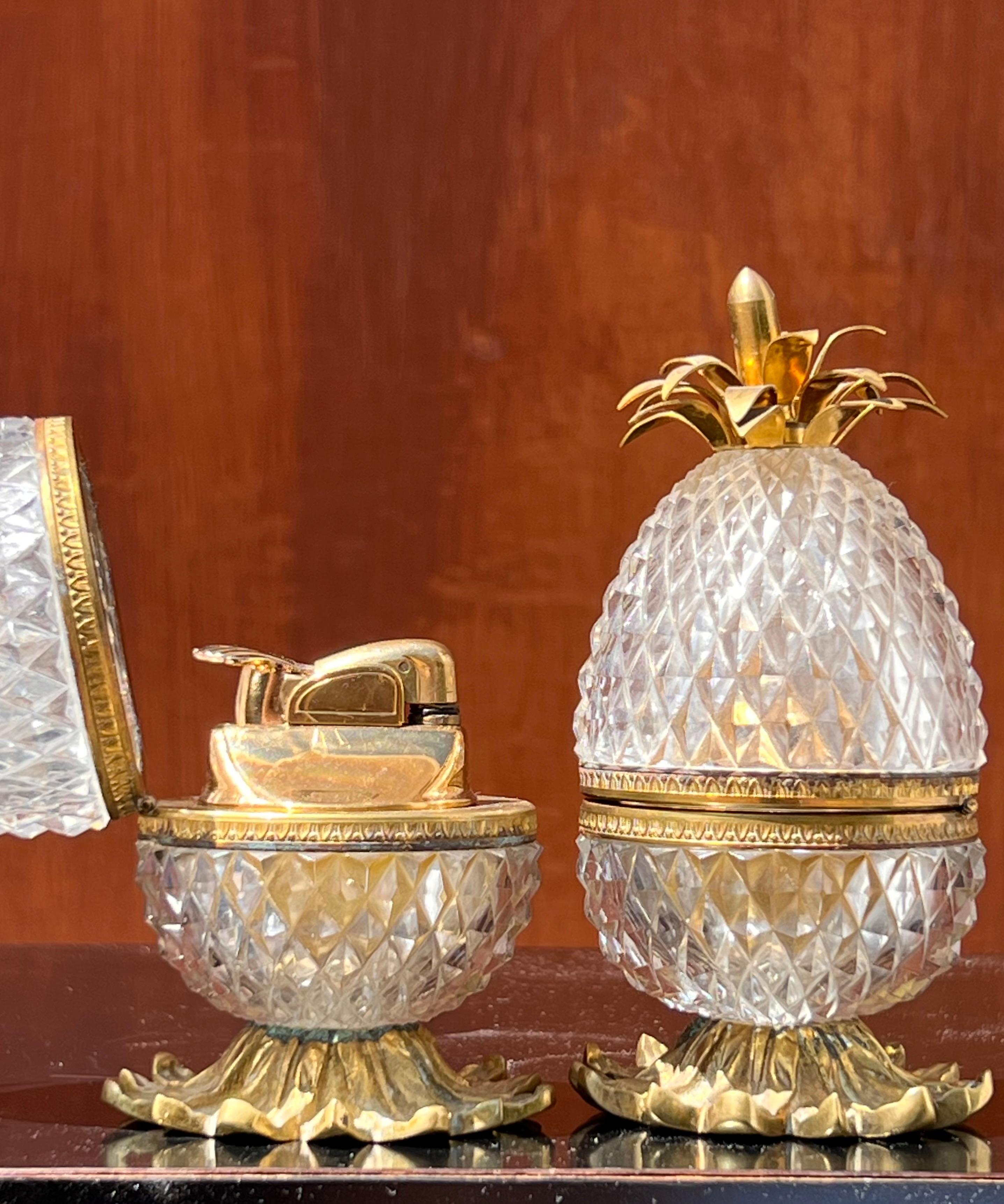 A pair of French déposé crystal pineapple lighters by Baccarat, circa 1950 For Sale 5