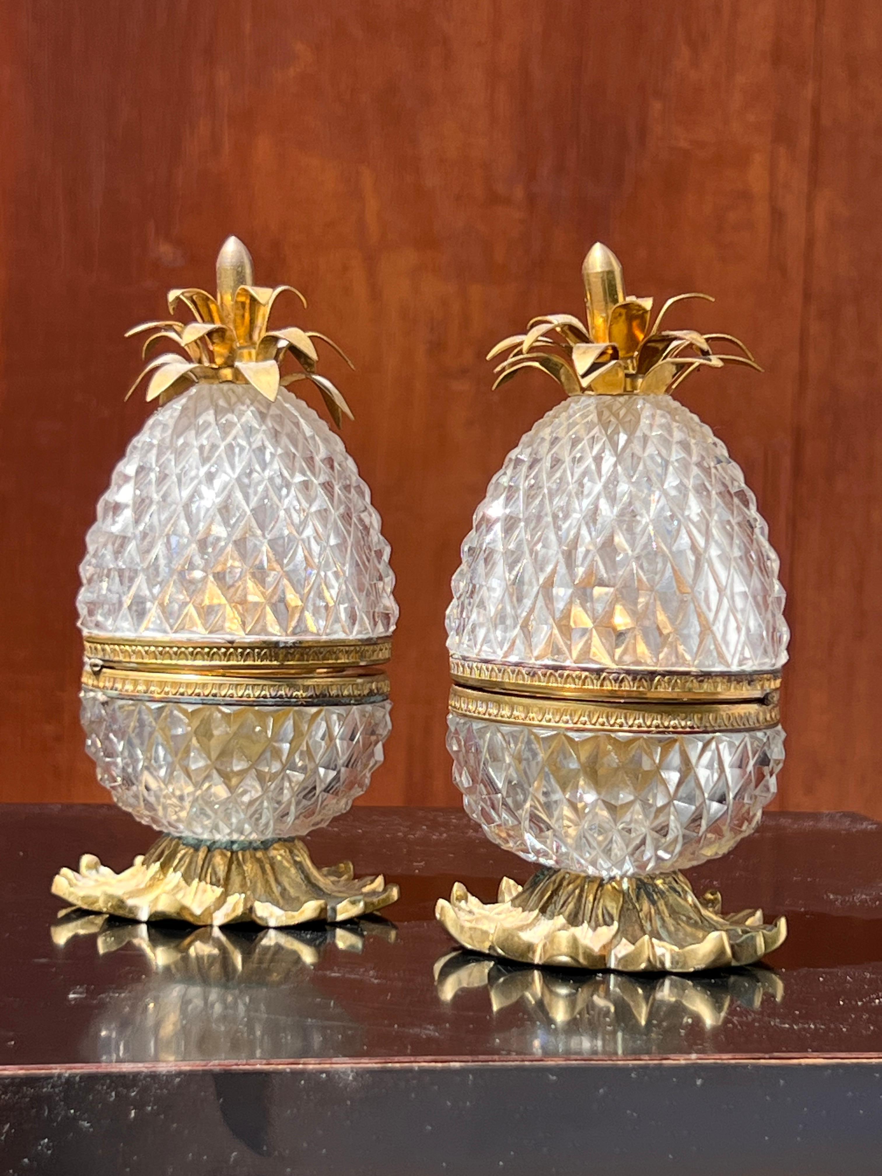 A pair of French déposé crystal pineapple lighters by Baccarat, circa 1950 For Sale 9
