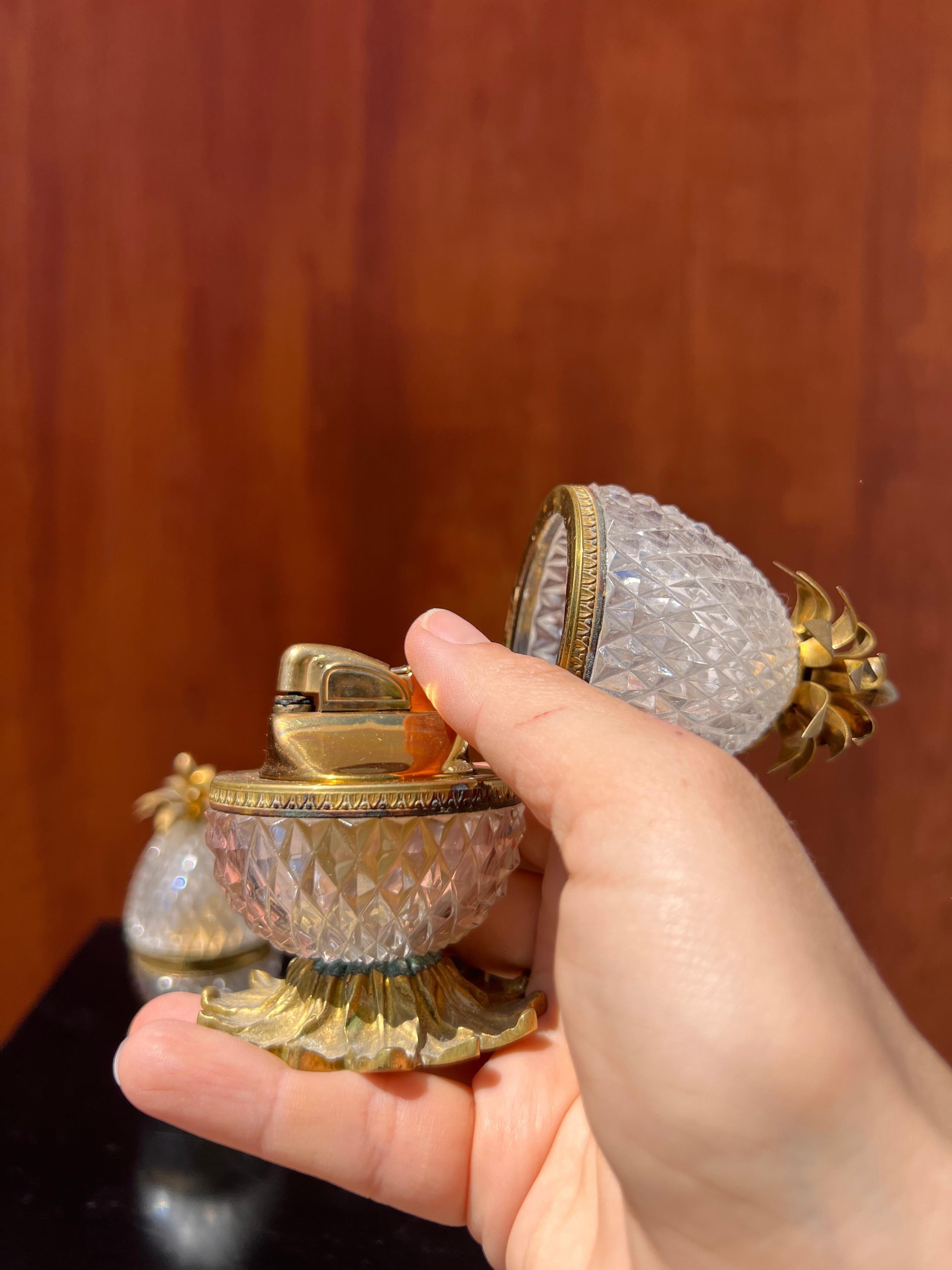 A pair of French déposé crystal pineapple lighters by Baccarat, circa 1950 For Sale 2
