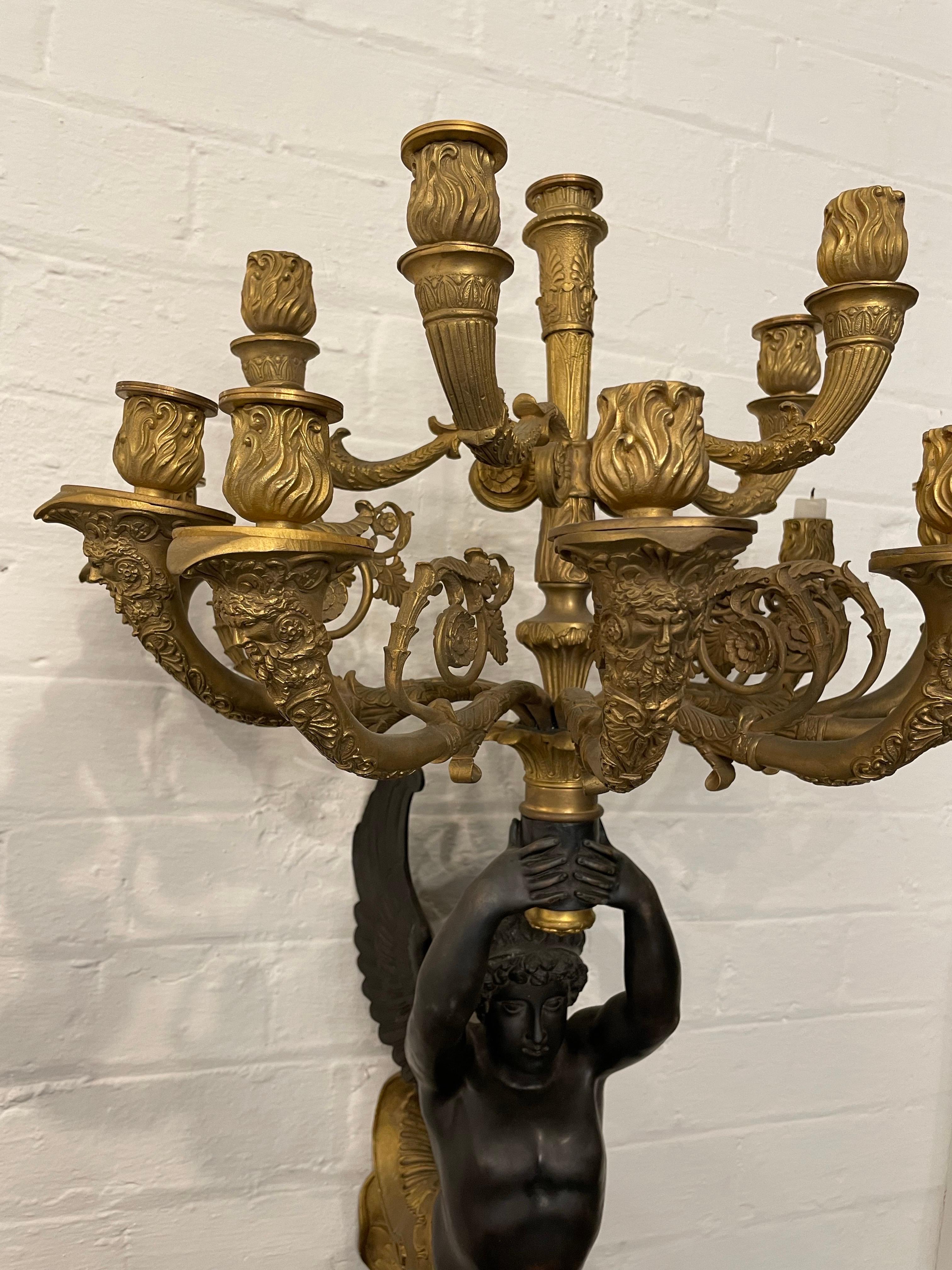 Coppia di candelabri in stile impero francese in ormolu e bronzo, fine XIX secolo in vendita 4