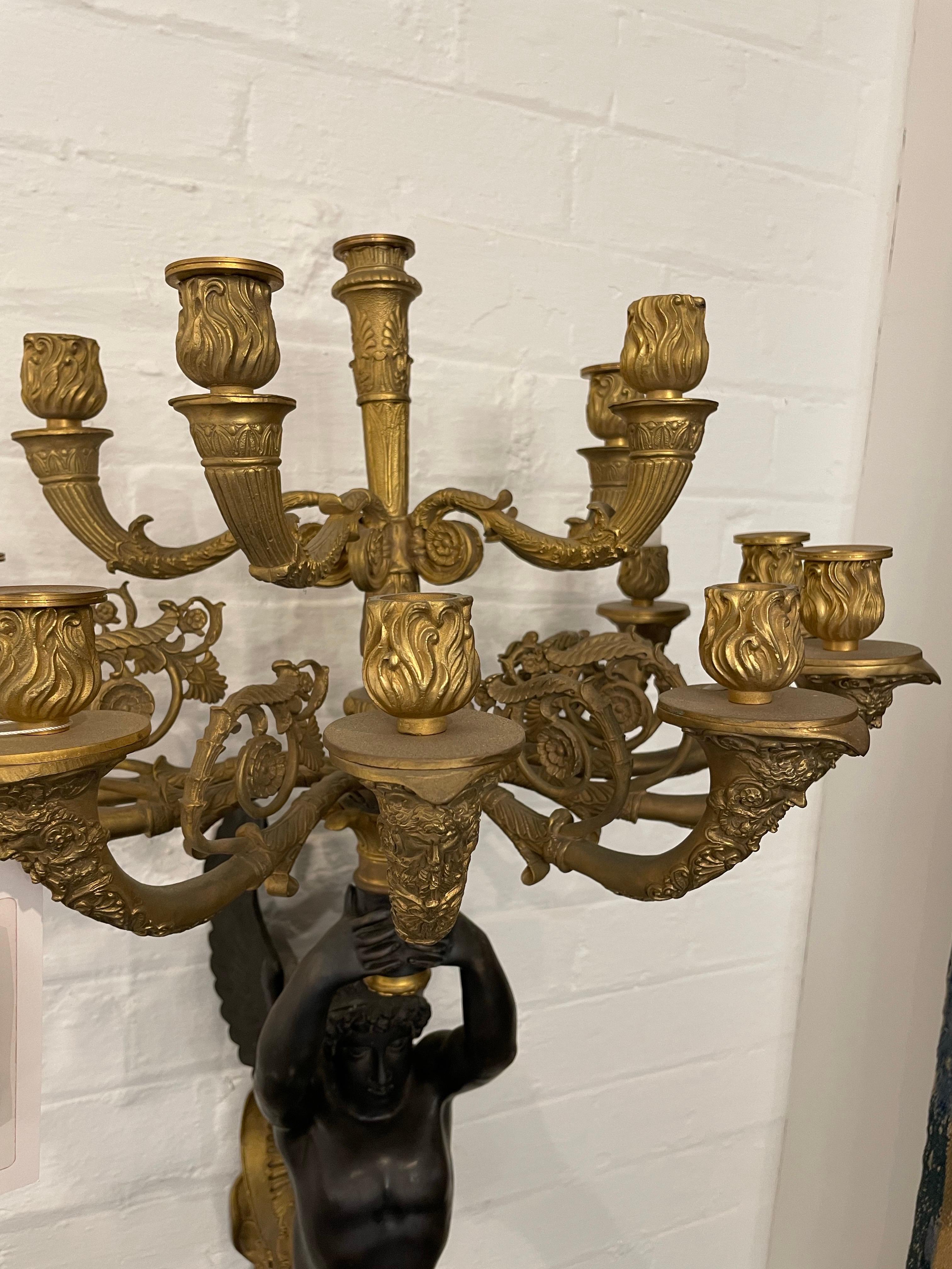 Coppia di candelabri in stile impero francese in ormolu e bronzo, fine XIX secolo in vendita 5