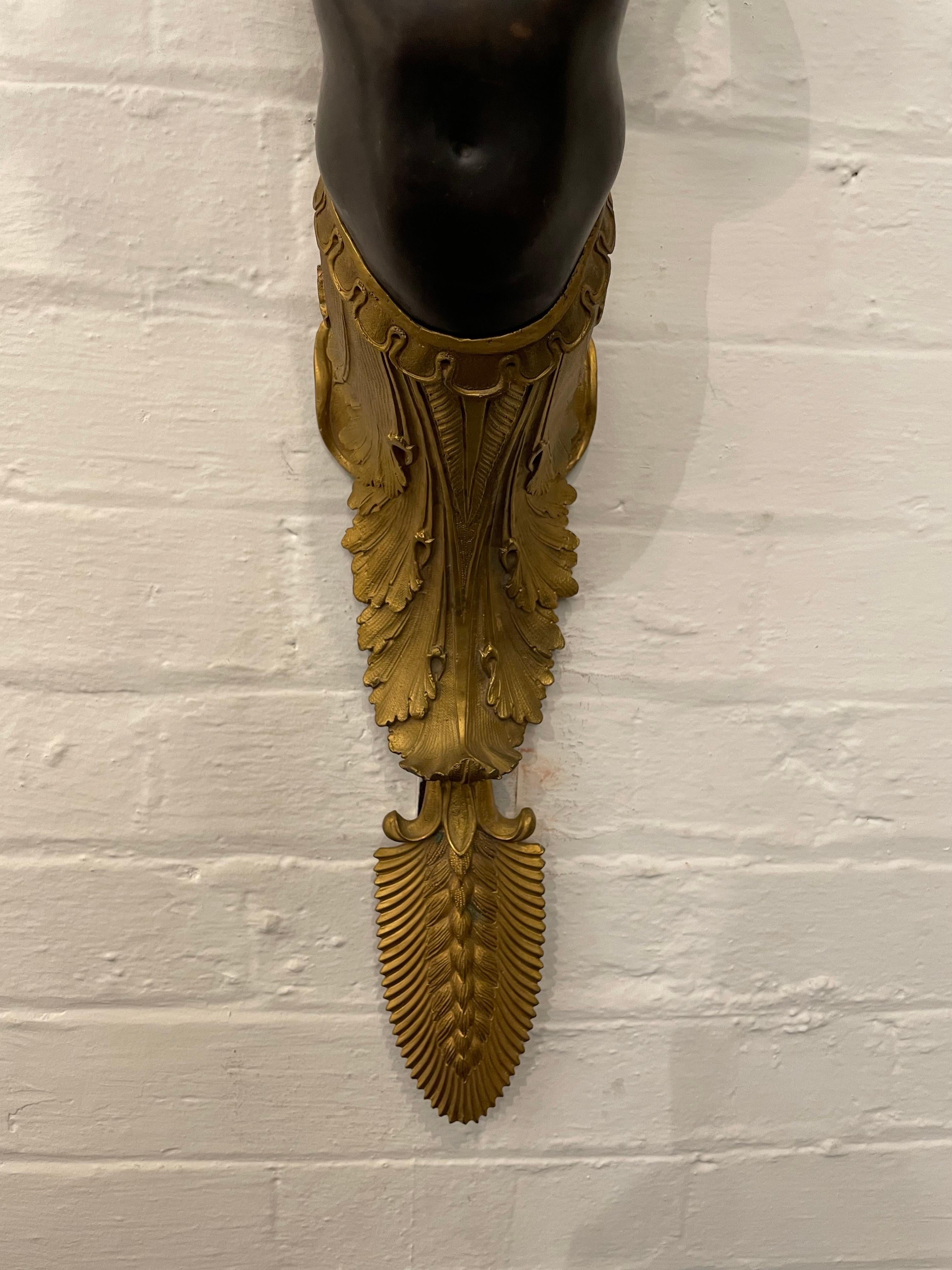Coppia di candelabri in stile impero francese in ormolu e bronzo, fine XIX secolo in vendita 2