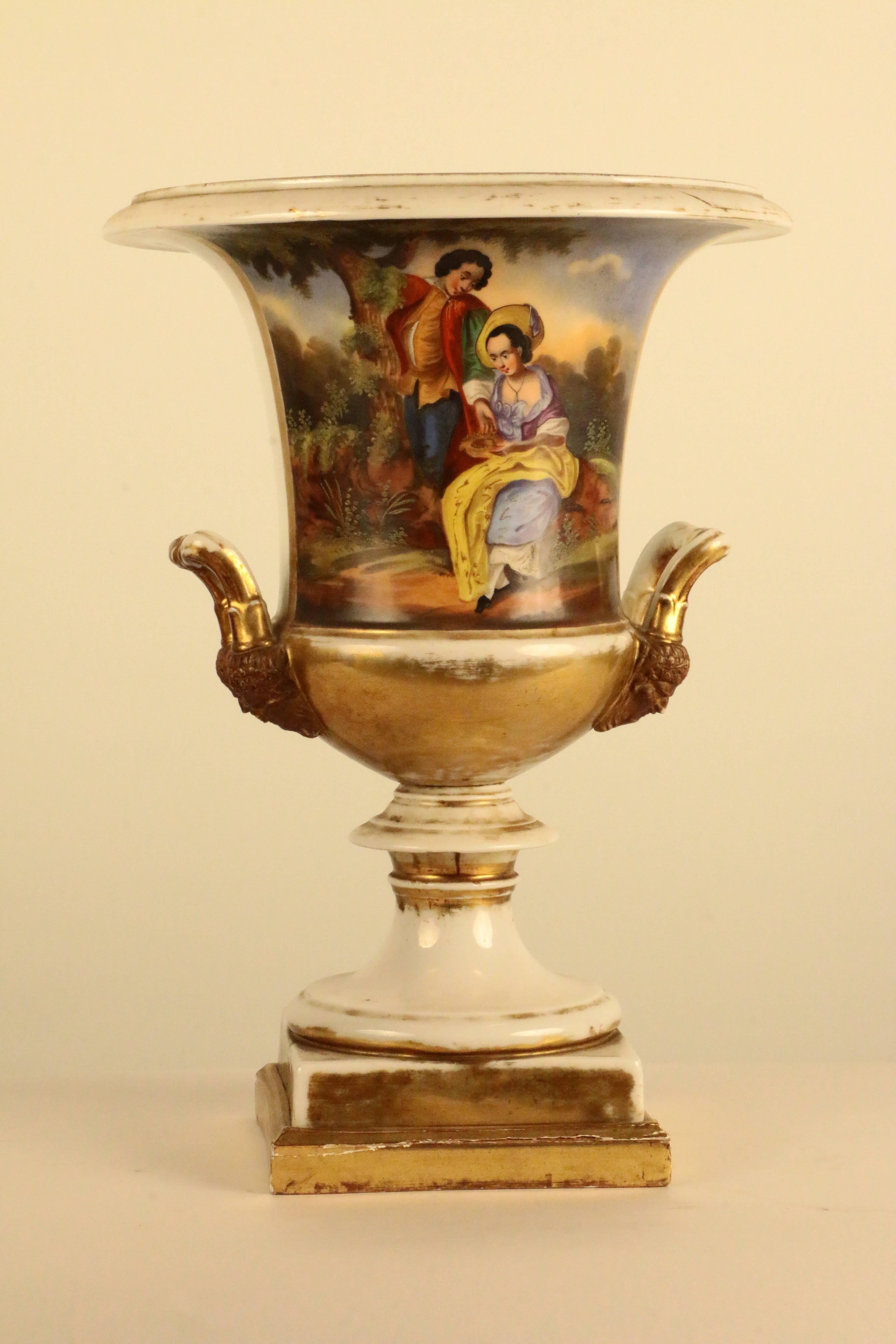 XIXe siècle Paire d'urnes en porcelaine de style Empire français en vente