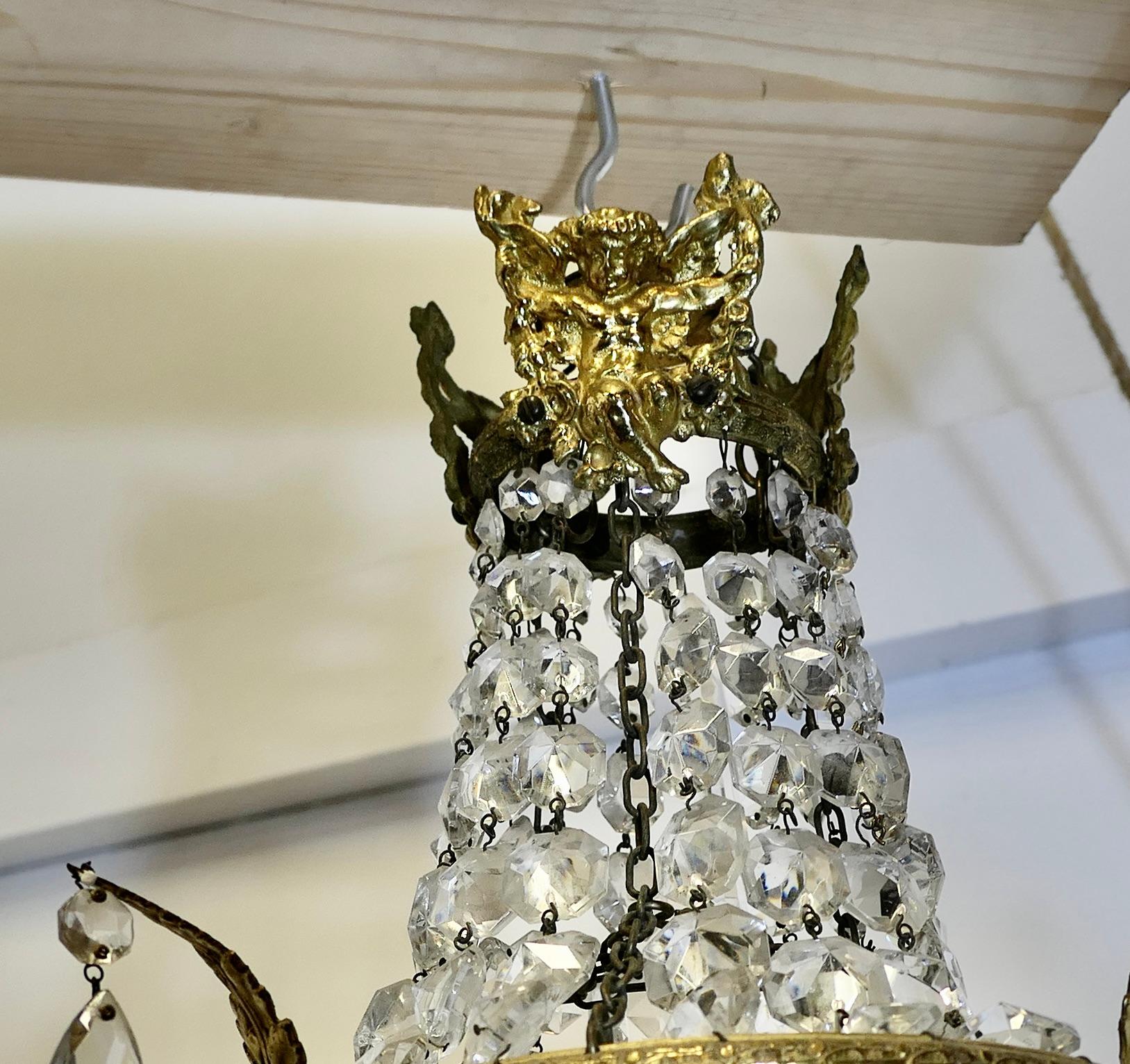 Coppia di lampadari a tenda e a cascata in stile impero francese in vendita 1