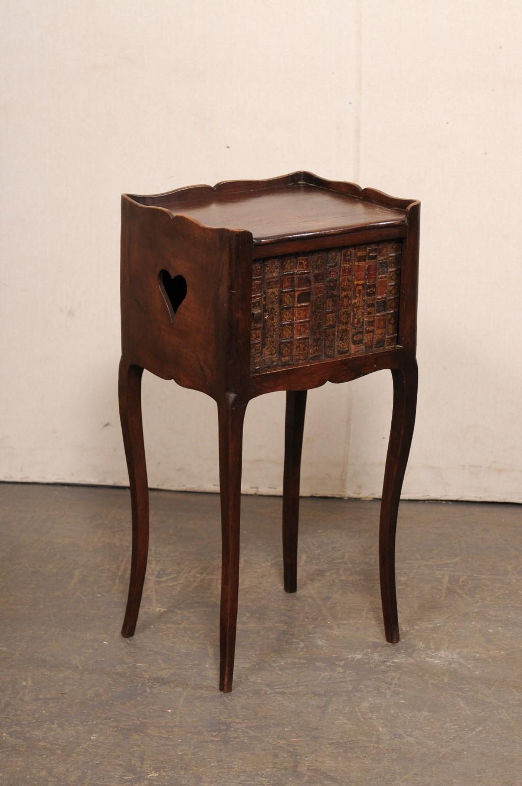 Francese Coppia di cassettoni francesi con ante a tamburo, c.c. 1900 in vendita