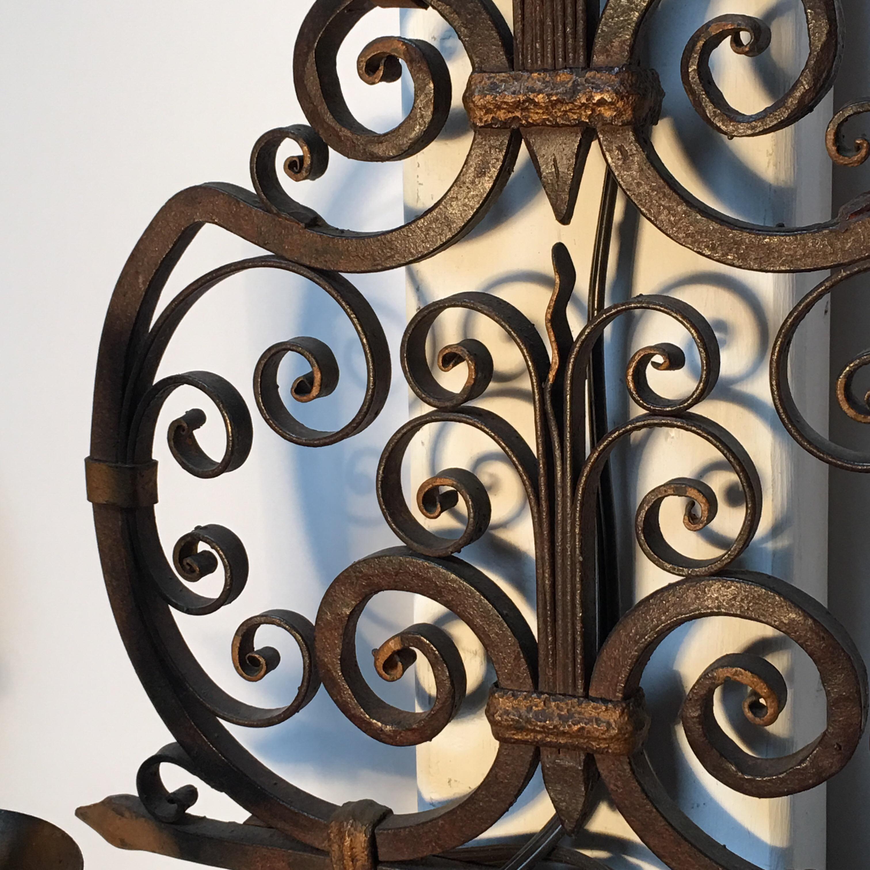 20th Century Pair of French Forged Iron Wall Sconces For Sale