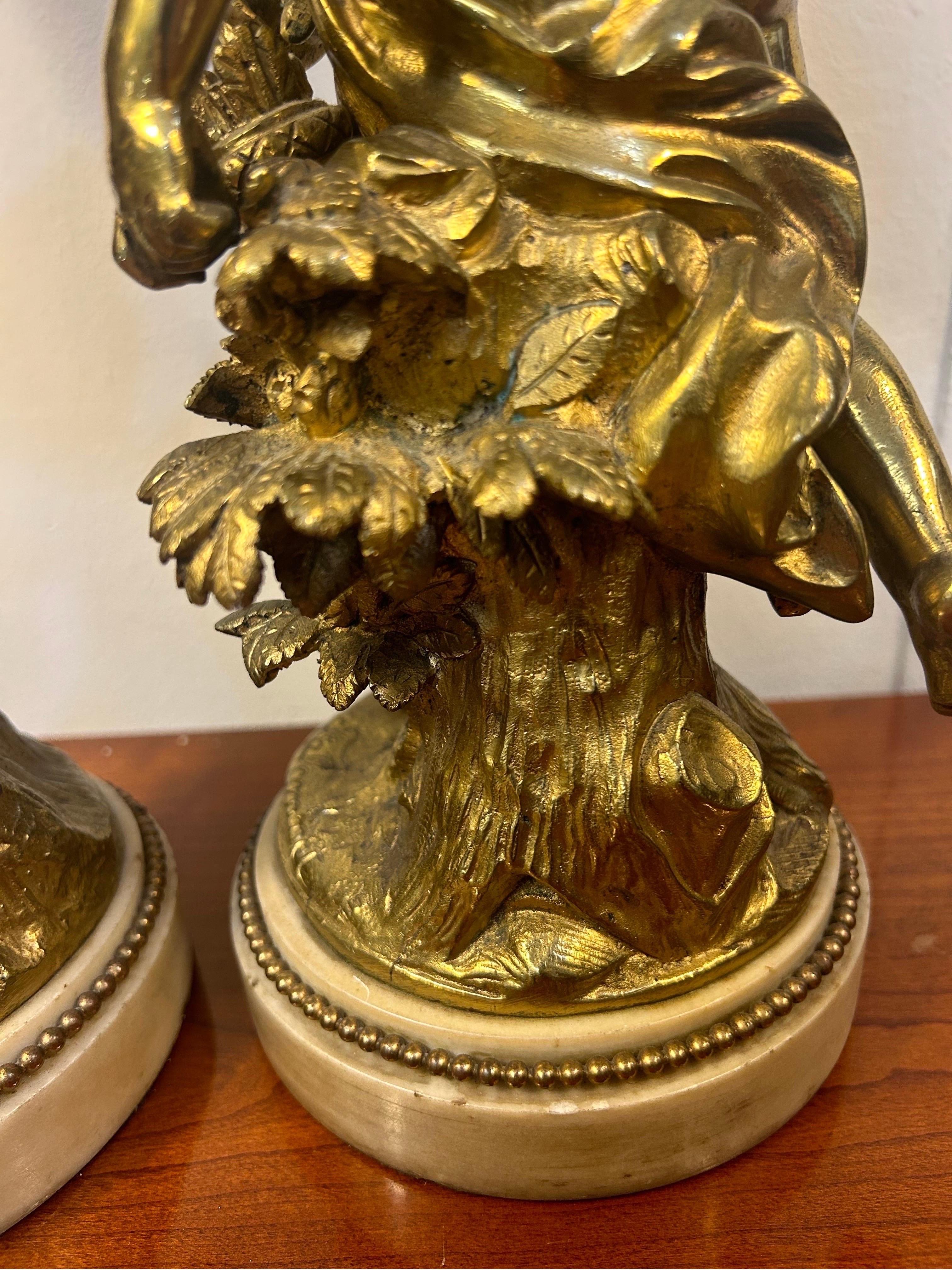 Paar französische vergoldete Bronzefiguren, signiert Etienne Maurice Falconett im Angebot 5