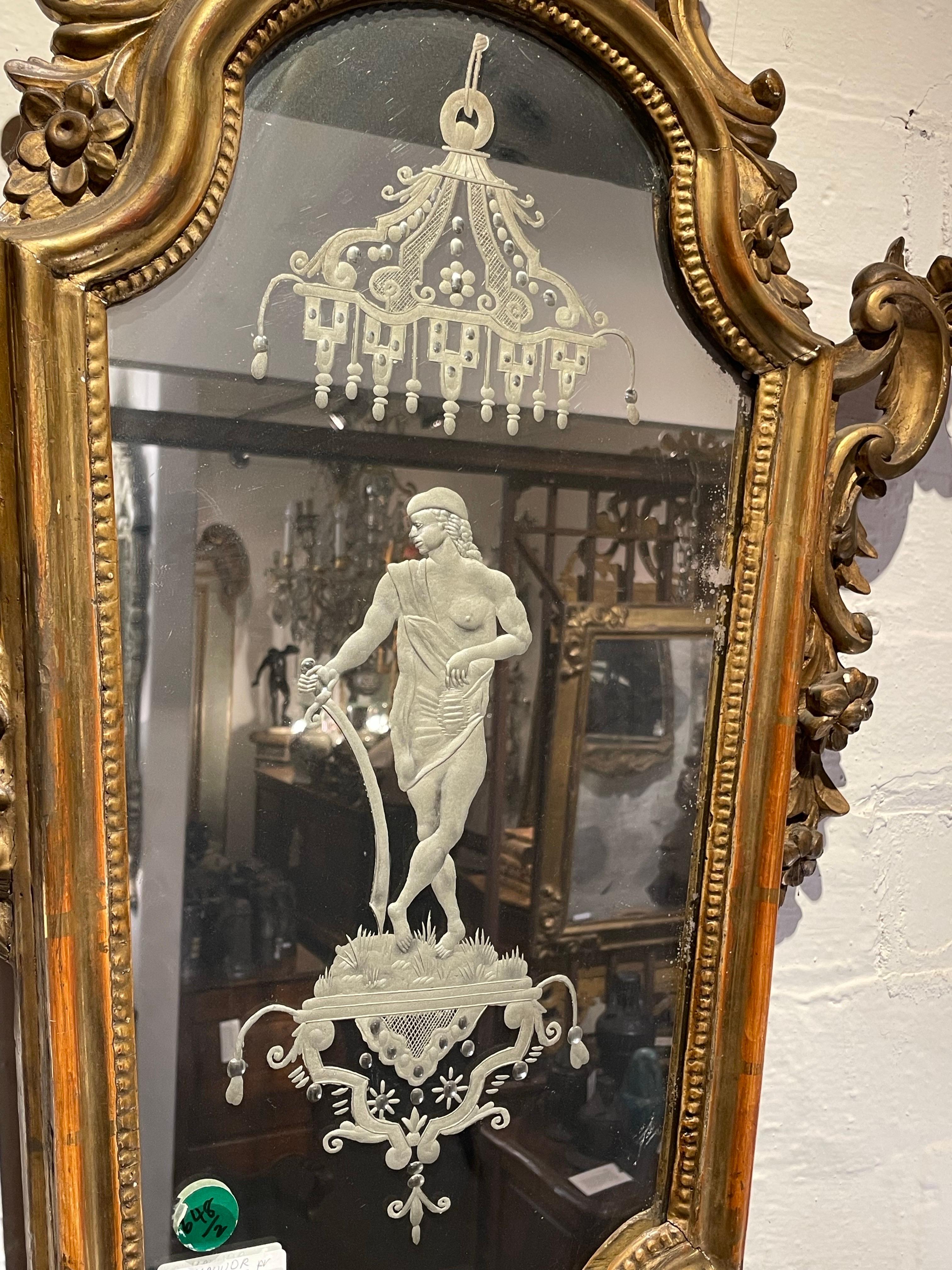 Coppia di specchi francesi in legno dorato, XIX secolo In condizioni buone in vendita a ARMADALE, VIC