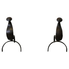 Paire d'andirons ou chiens de feu en fer de style gothique français