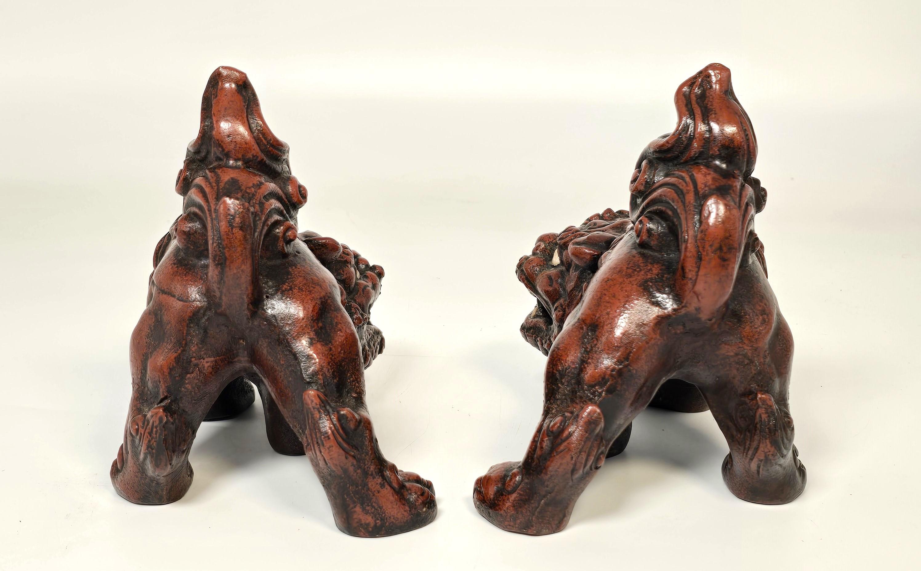 A pair of French hand painted cast iron foo dogs in a Chinese style, circa 1900 in vendita 8