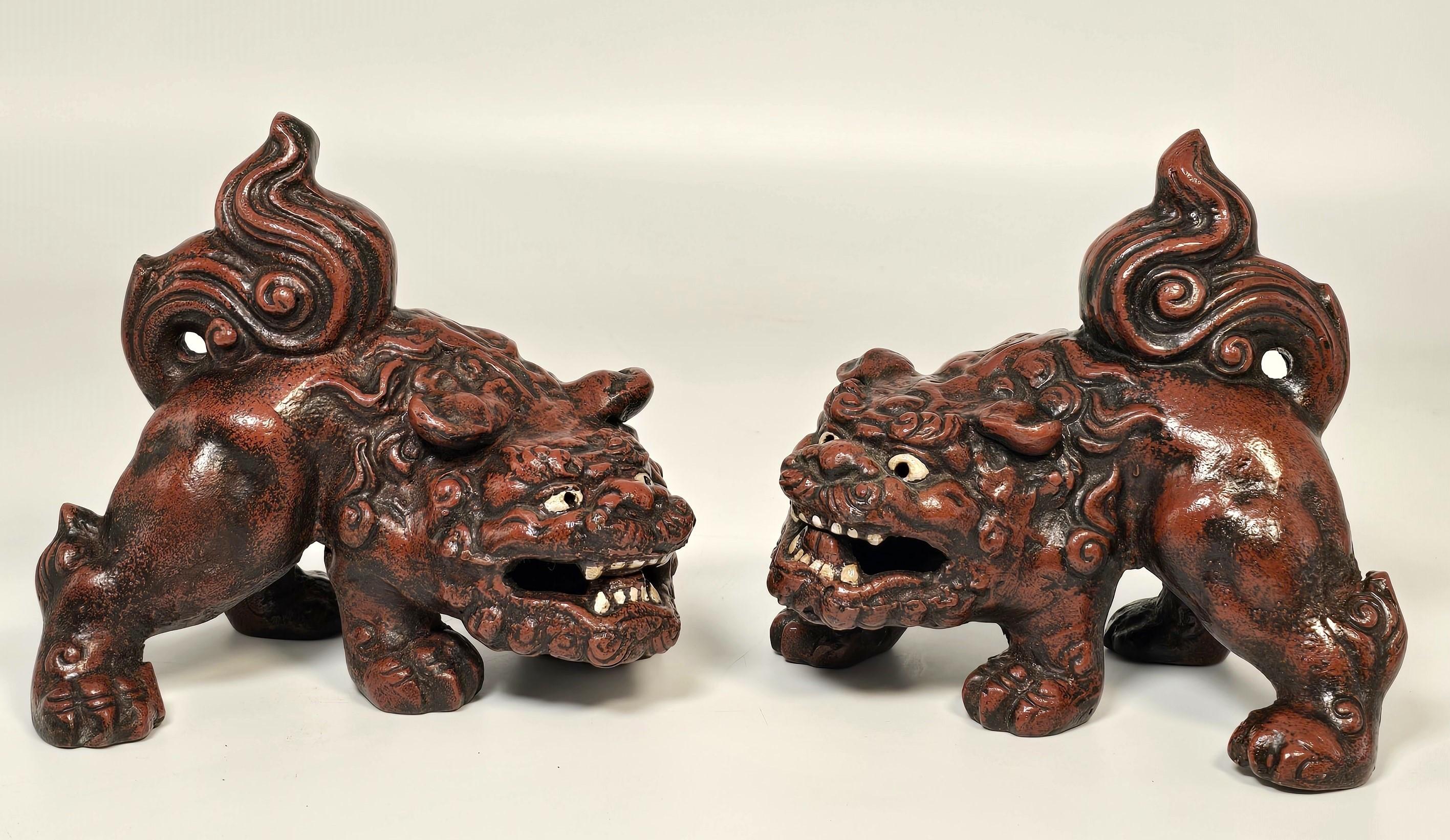 A pair of French hand painted cast iron foo dogs in a Chinese style, circa 1900 in vendita 11