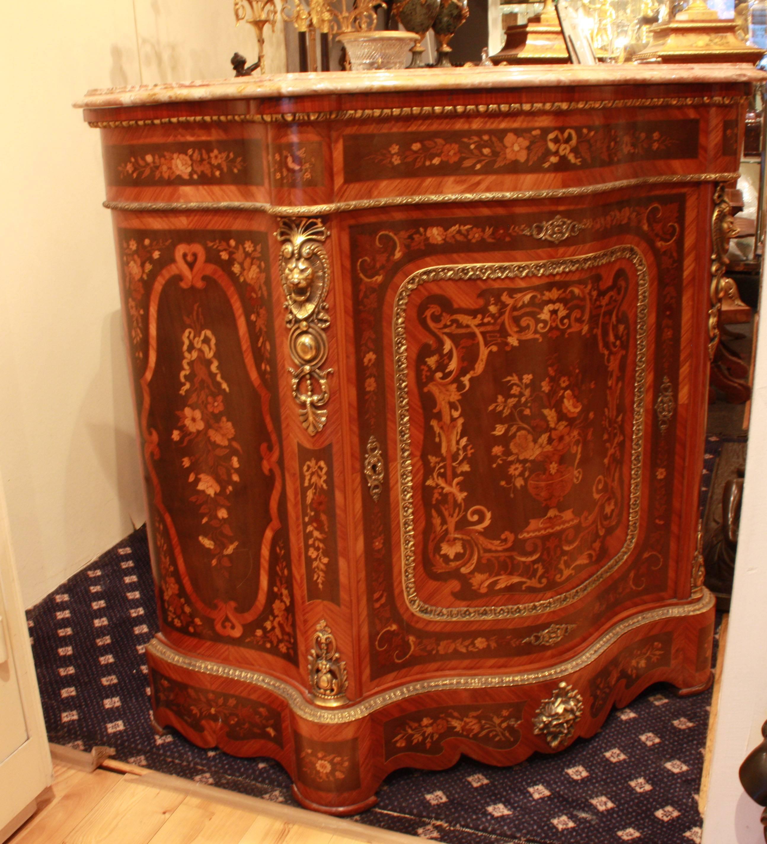 Pair of French Late 19th Century Marquetry Kingwood Cabinets 4