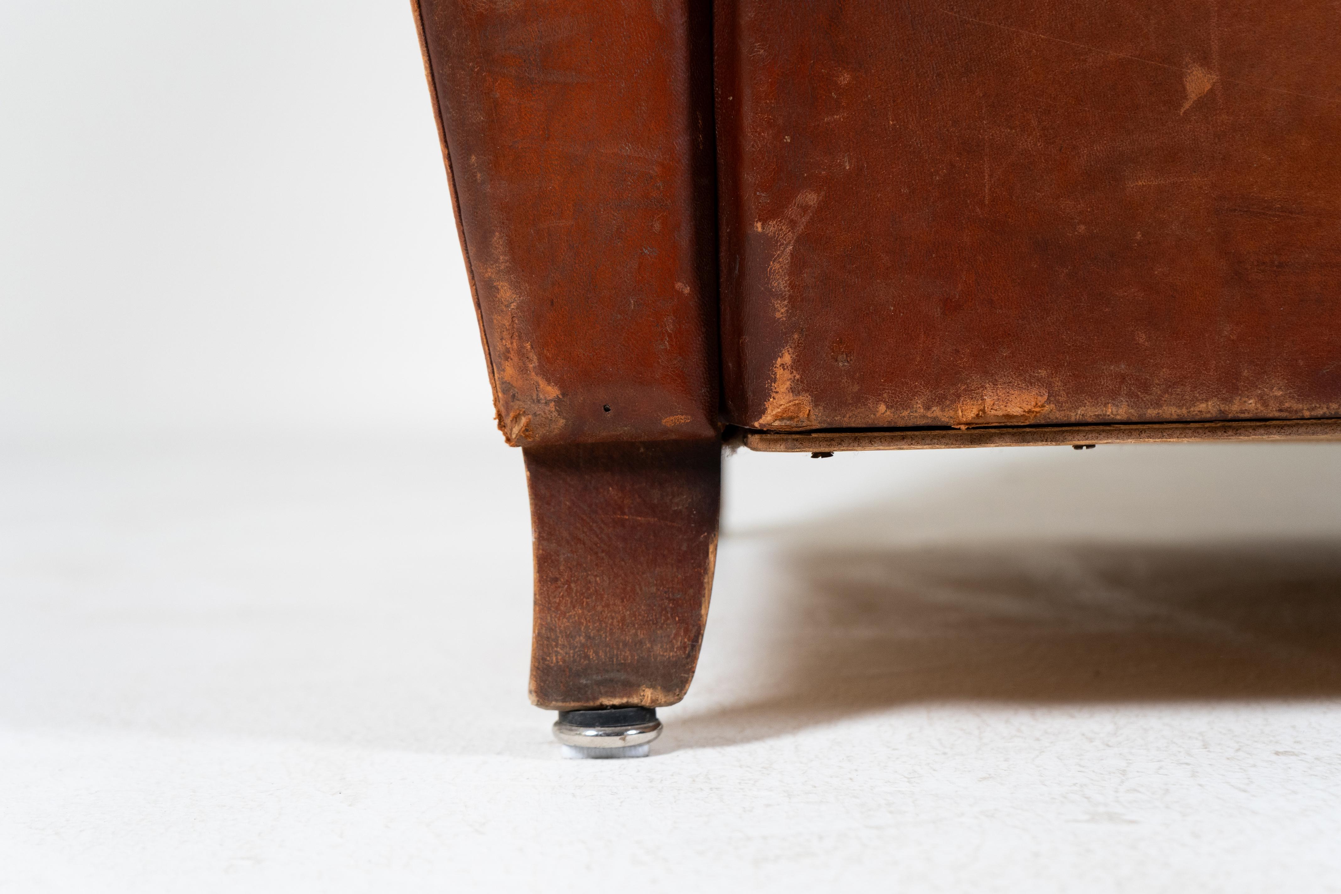 Paire de chaises françaises en cuir, vers 1950 en vente 3
