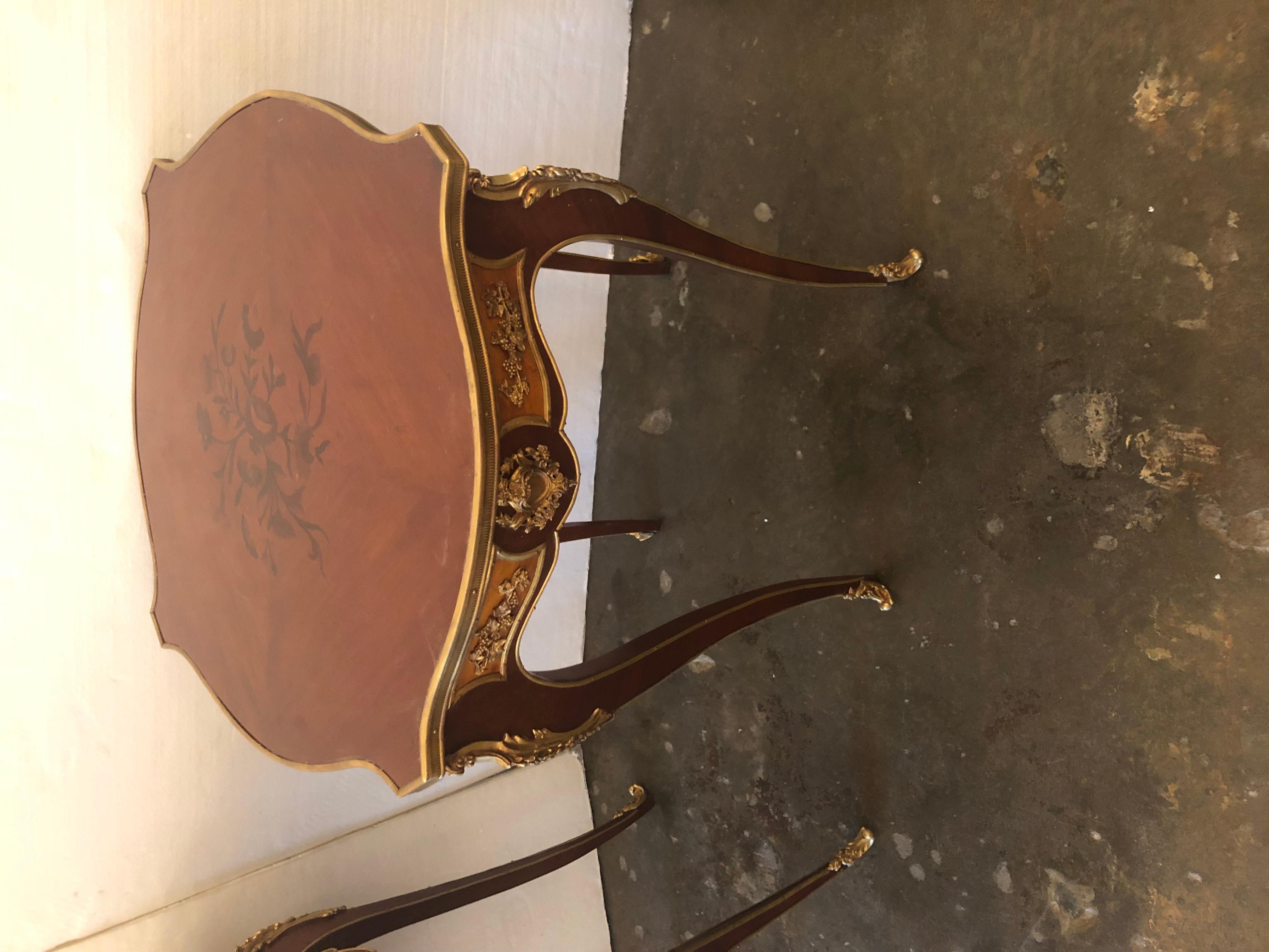 Pair of French Louis XV-Style Gilt Bronze Mounted Mahogany Tables with Marque In Excellent Condition For Sale In Dallas, TX