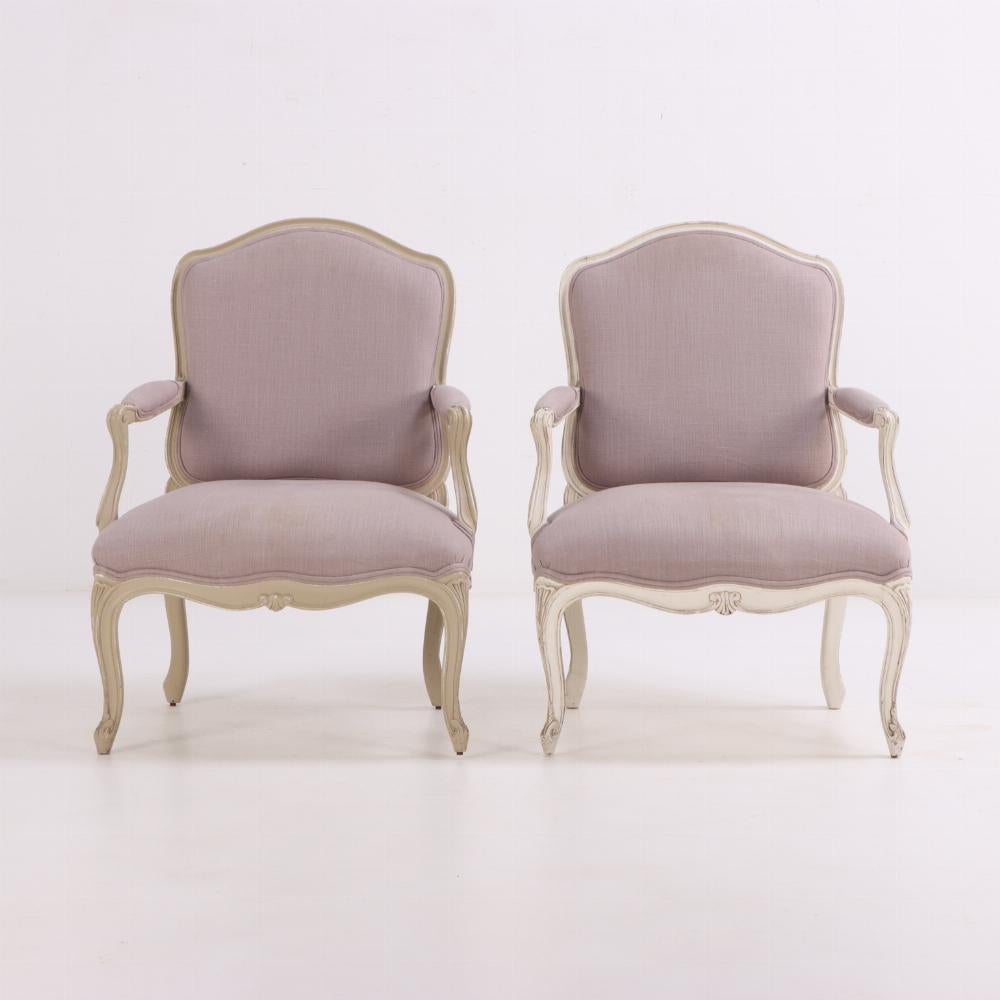 Paire de fauteuils ouverts peints de style Louis XV, C.C. 1960. Bon état - En vente à Philadelphia, PA