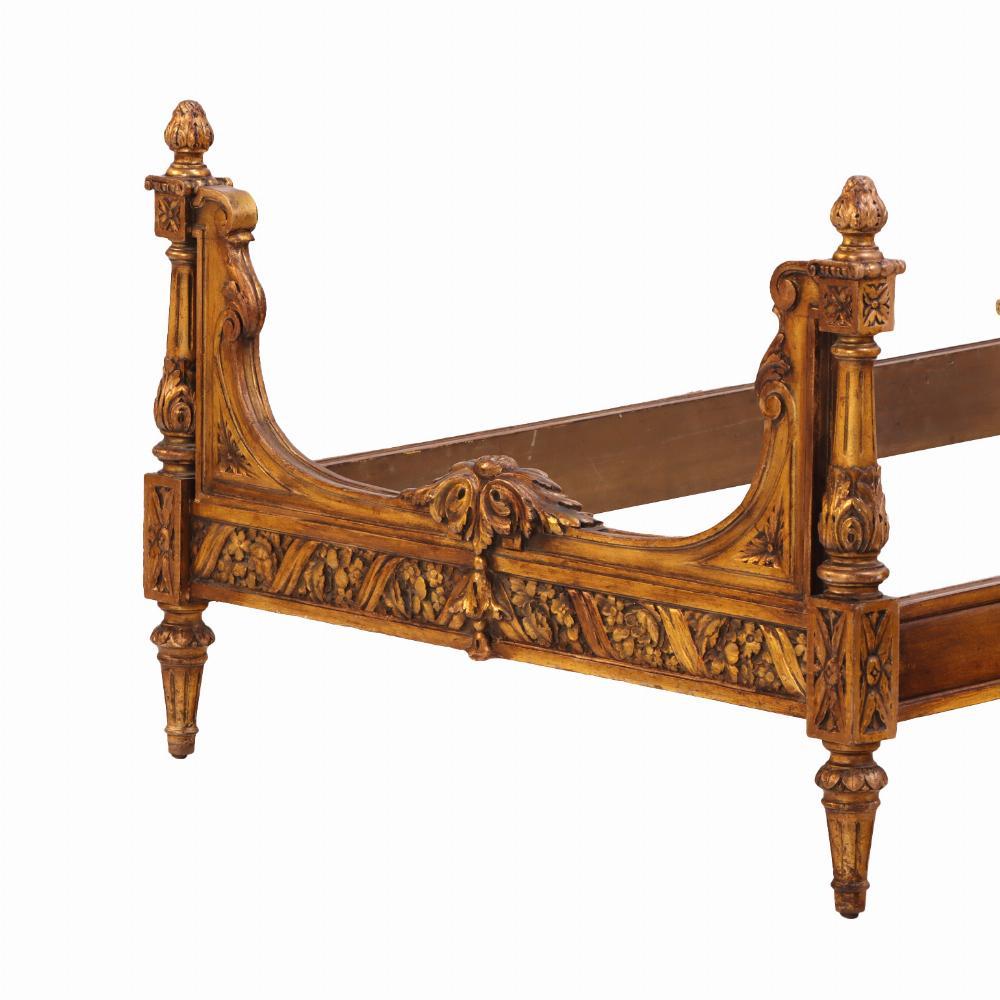 20th Century A Pair of French Louis XVI Style Carved Giltwood Twin Beds, C. 1920. For Sale