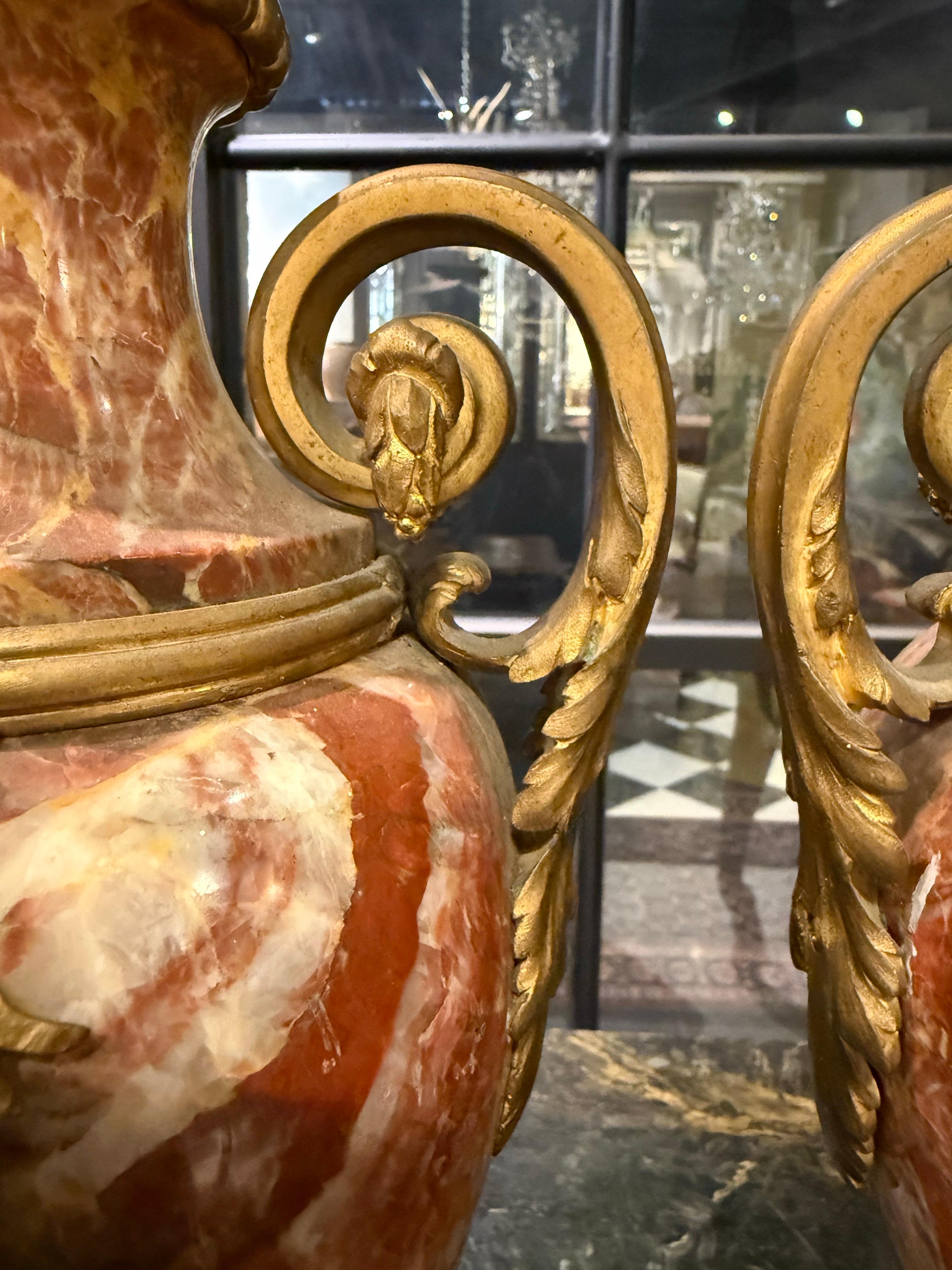 Coppia di cassette francesi in marmo e ormolu in stile Luigi XVI, XIX secolo In condizioni buone in vendita a ARMADALE, VIC