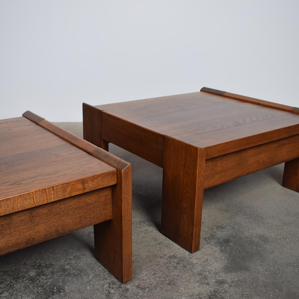 Mid-Century Modern Paire de tables d'appoint en chêne massif du milieu du siècle dernier. en vente