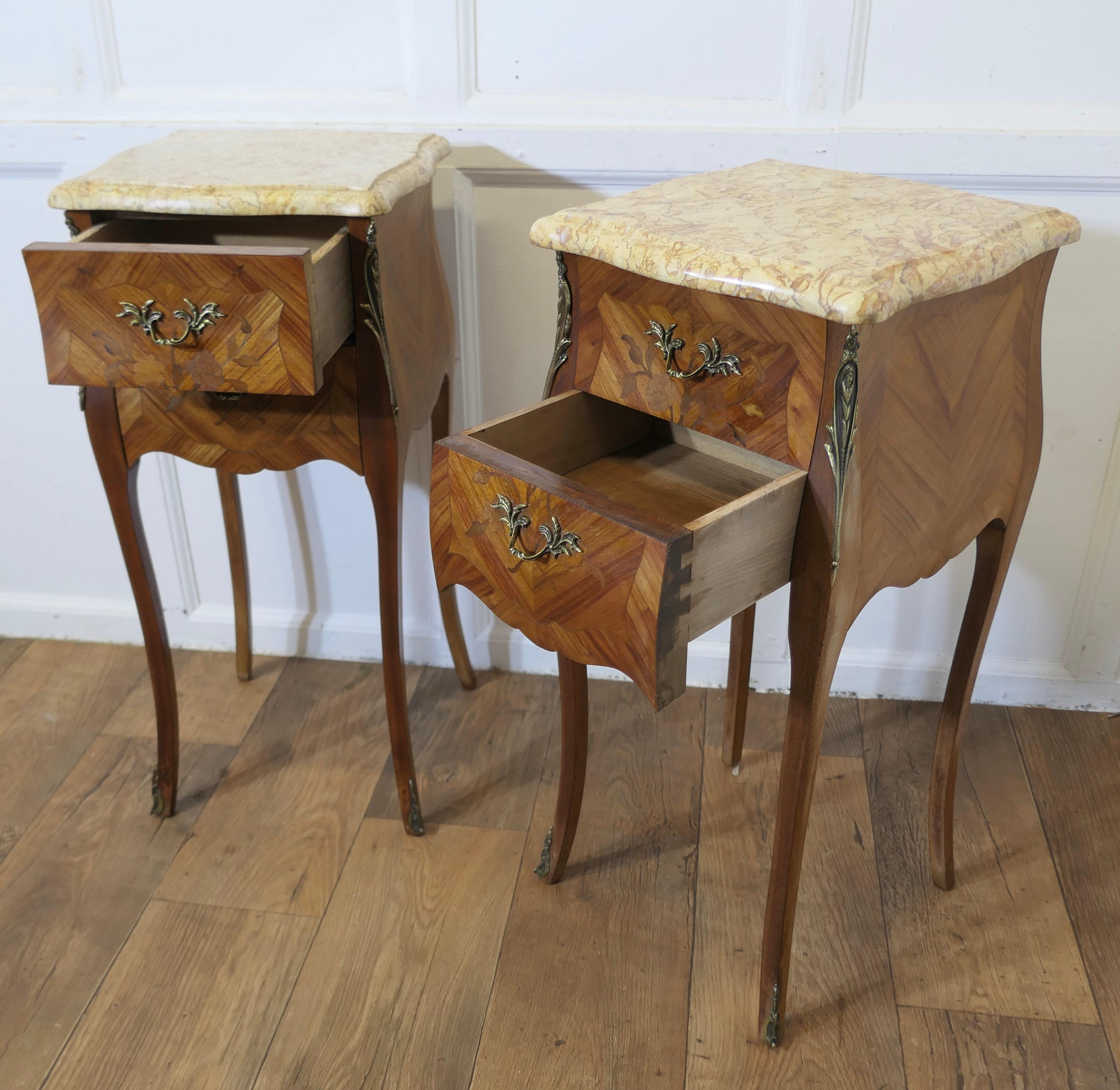 Early 20th Century A Pair of French Marquetry Bombe Bedside Cabinets For Sale