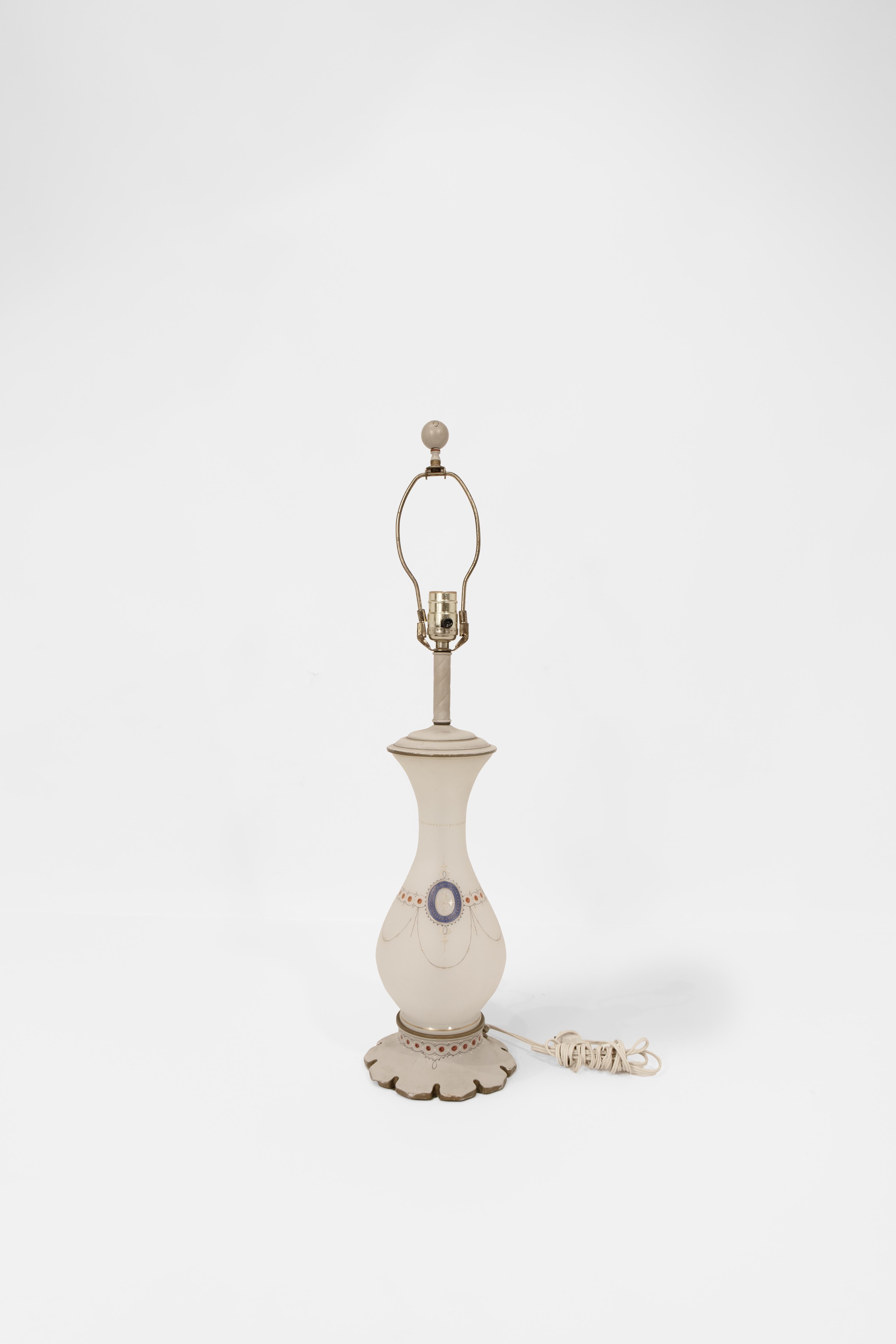 Pareja de lámparas jarrón francesas de la época de Napoleón III en Bueno estado para la venta en New York, NY