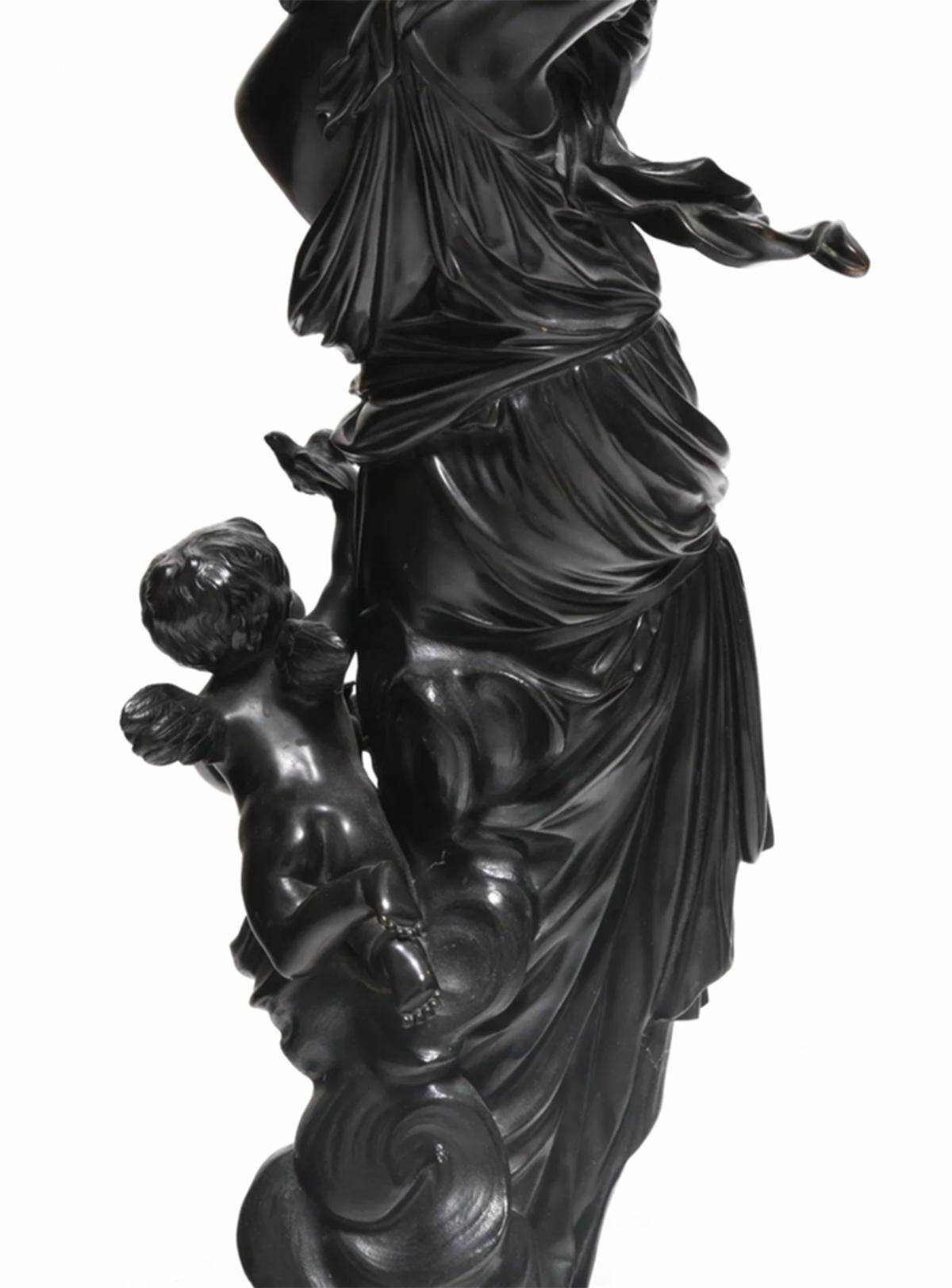 Impressionnante paire de candélabres à 10 lumières en bronze figuratif et en cristal en vente 2