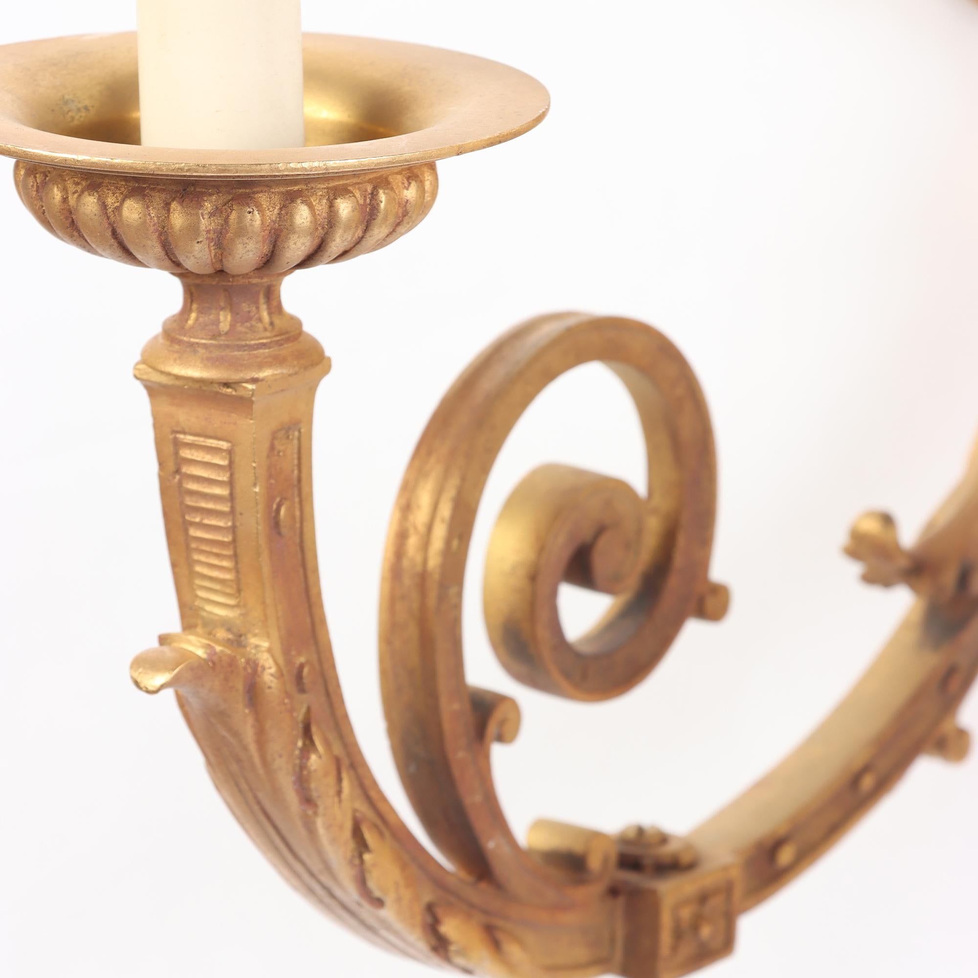 Bronzo Coppia di sconsigliere in bronzo dorato in stile neoclassico francese con maschere classiche in vendita