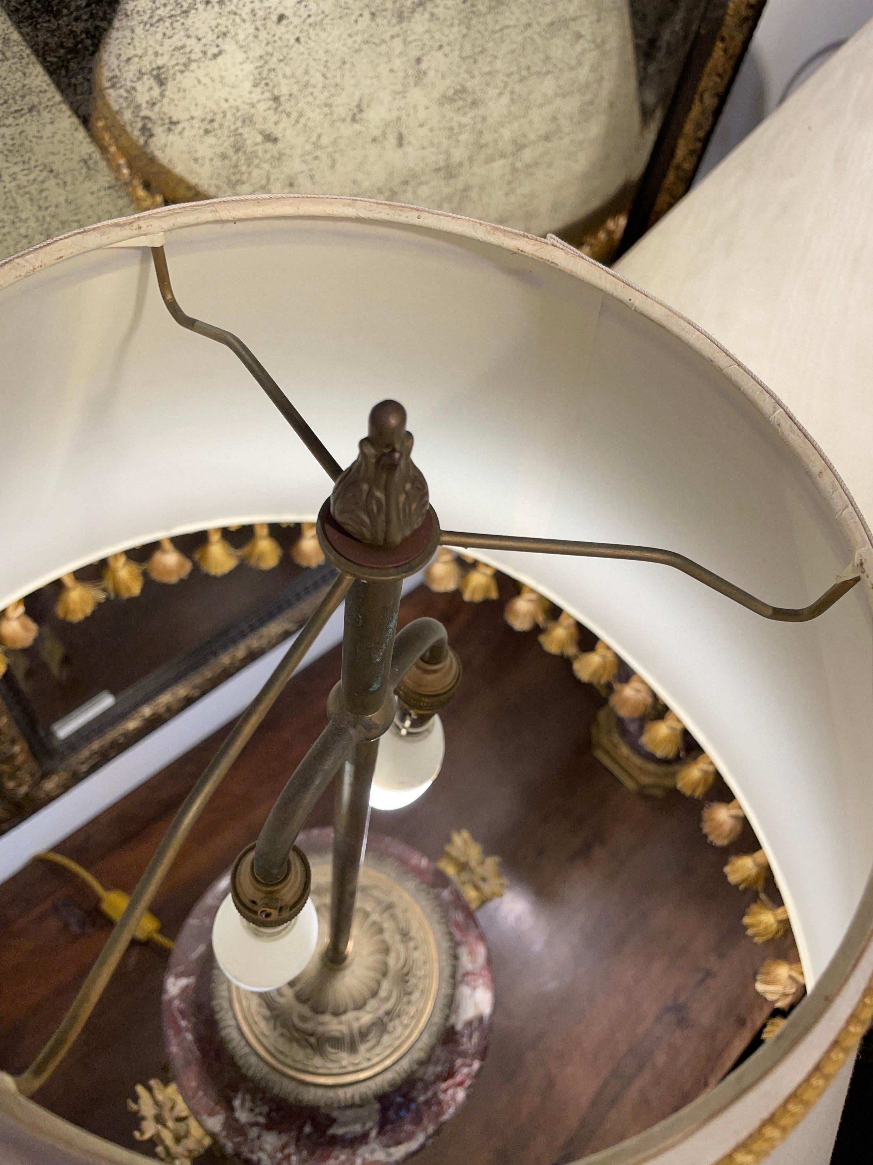 Coppia di lampade francesi in marmo rosso con montatura in ormolu, XVIII secolo in vendita 4