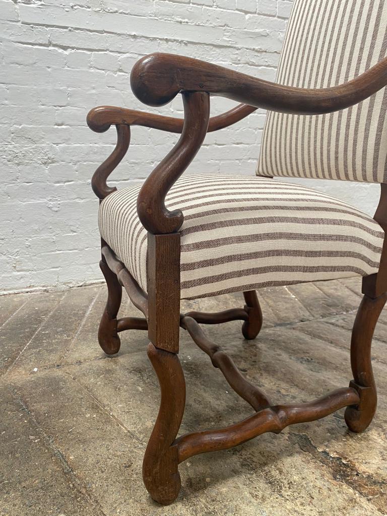 A Pair of French Os de Mouton Open Armchairs In Excellent Condition For Sale In Somerton, GB