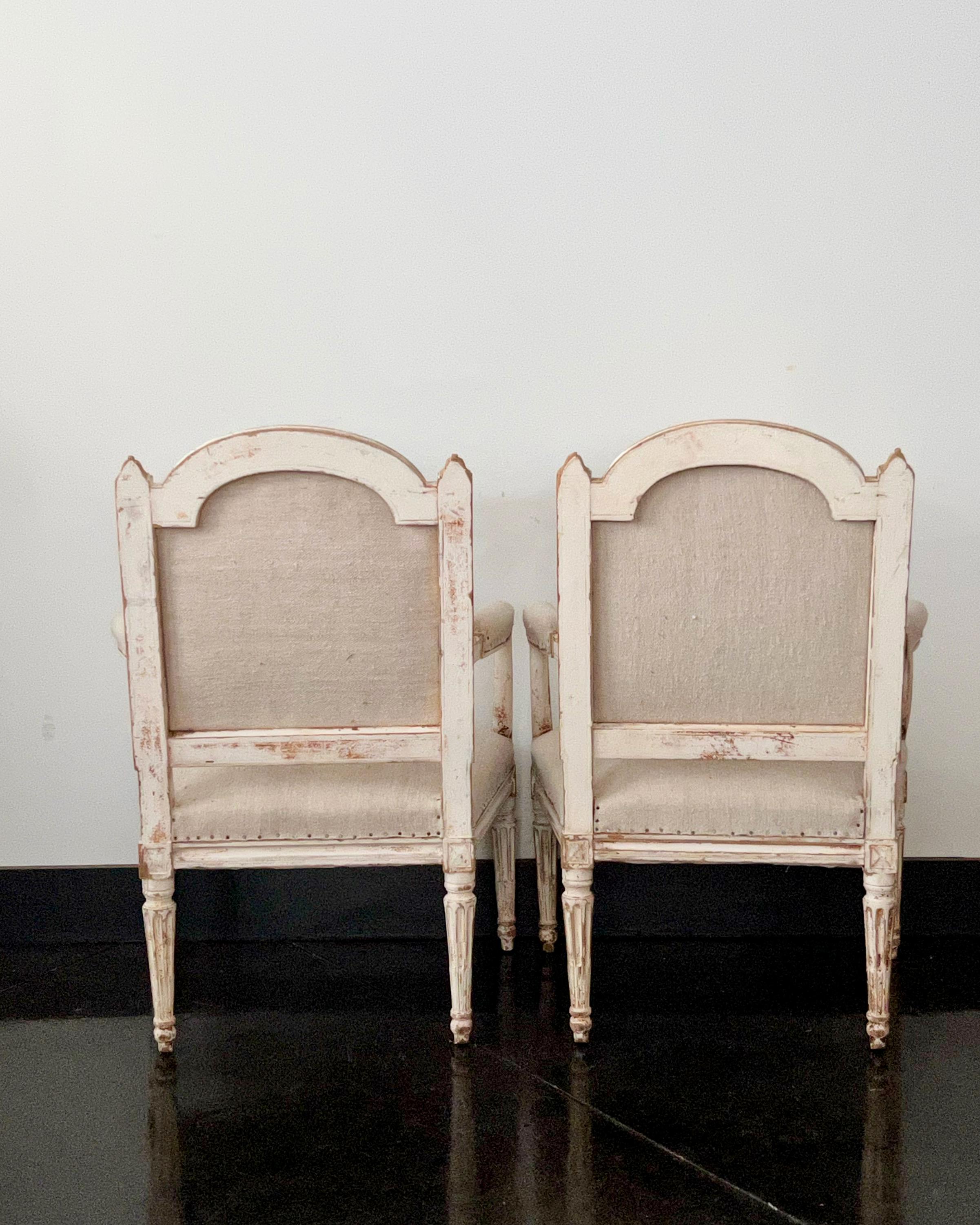 Pair of French Painted Fauteuils in Louis XV Style For Sale 1