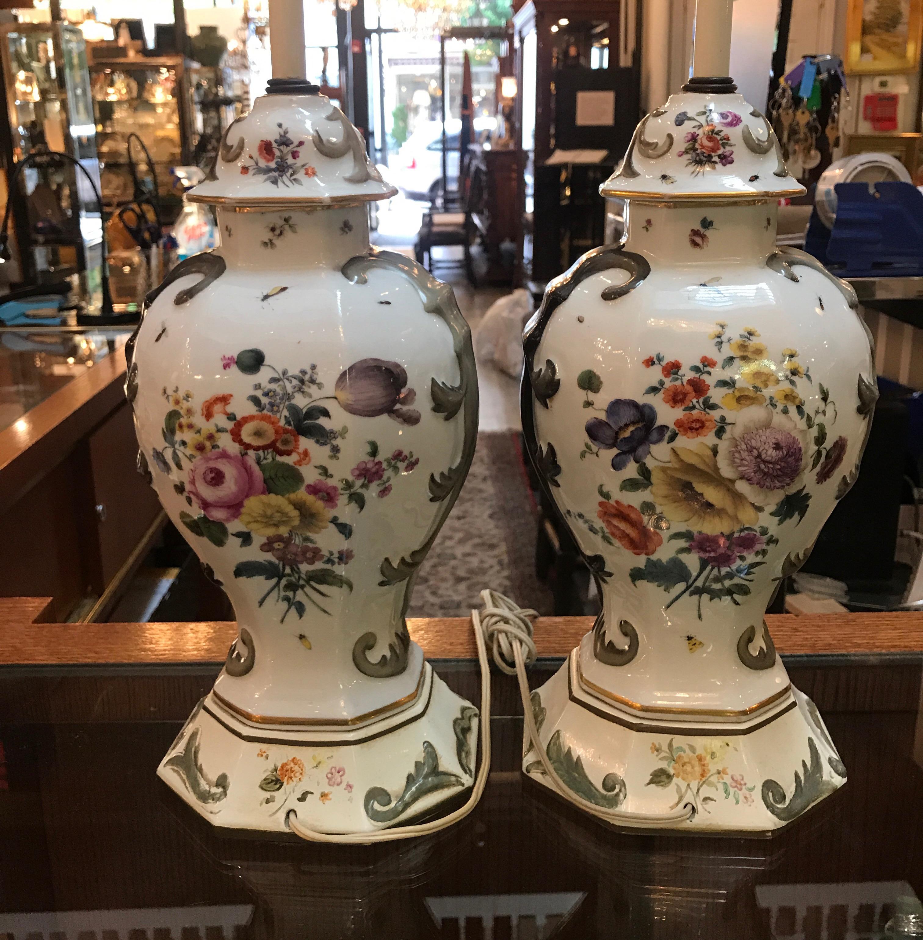Hand-Painted A Pair of French Paris Porcelain Hand Painted Urn Lamps 