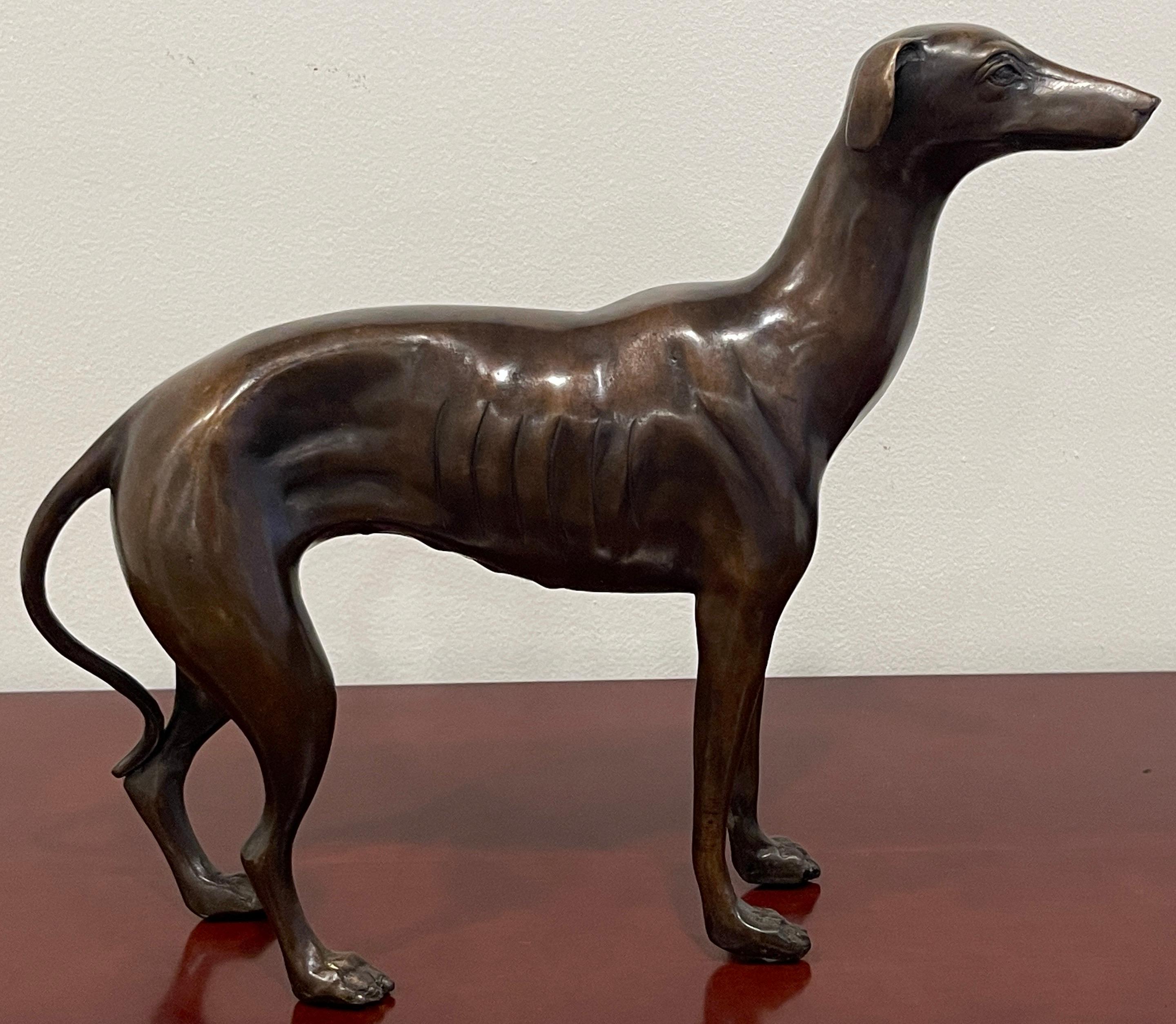 Bronzo Coppia di modelli di whippet in bronzo patinato francese in vendita