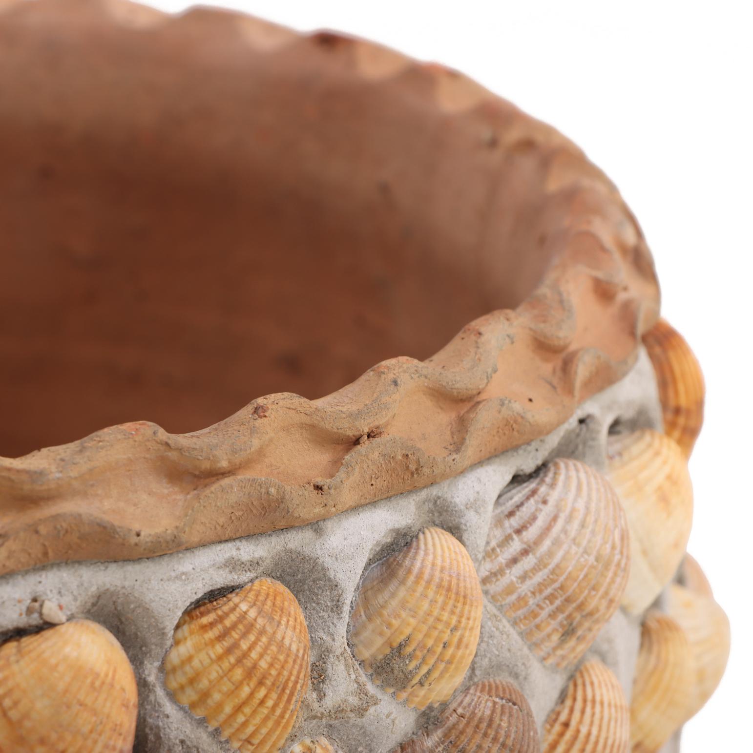 A Pair of French Planters with Shell Decoration. Contemporary. For Sale 2