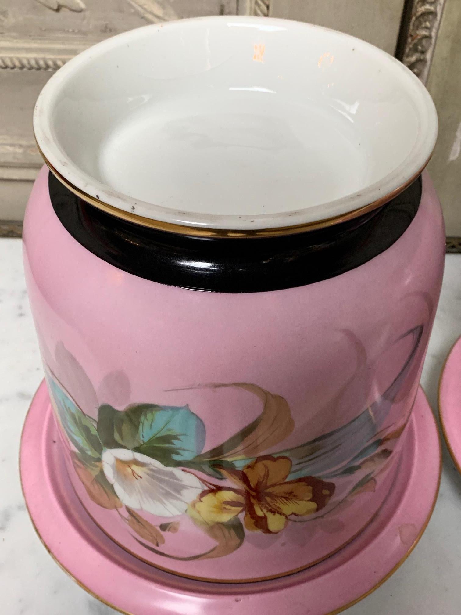 Paar französische Porzellantöpfe Napoleon III rosa und weiß auf Ständern im Angebot 8