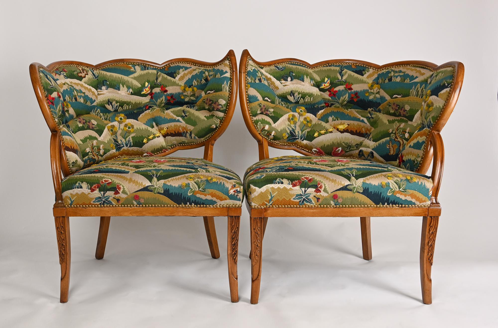 A Pair of French Tapestry Upholstered Open Armchairs In Good Condition For Sale In New York, NY