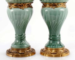 Paire de lampes françaises Theodore Deck en porcelaine céladon montées en bronze doré