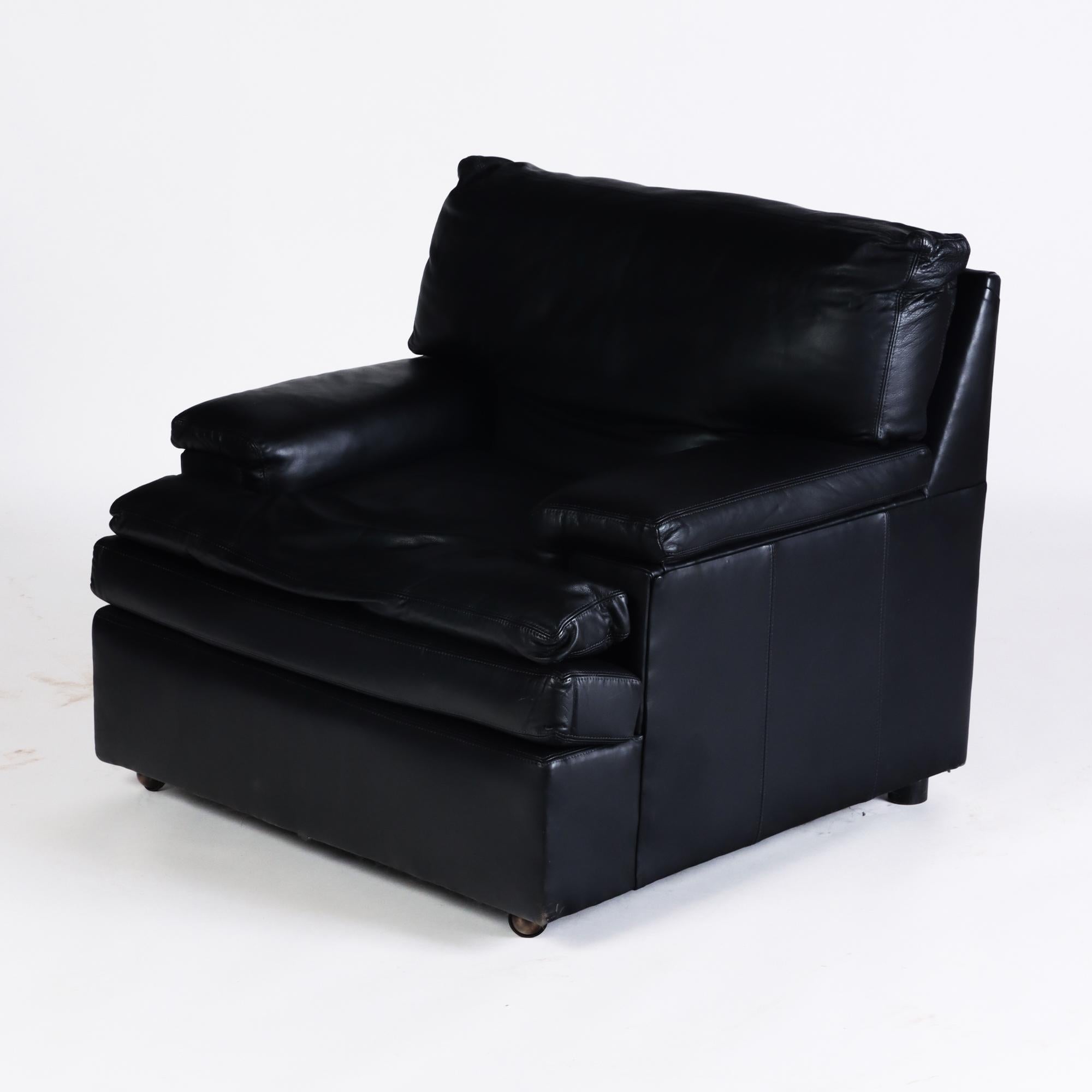 Paire de fauteuils club français vintage Roche Bobois en cuir noir, vers 1970 1