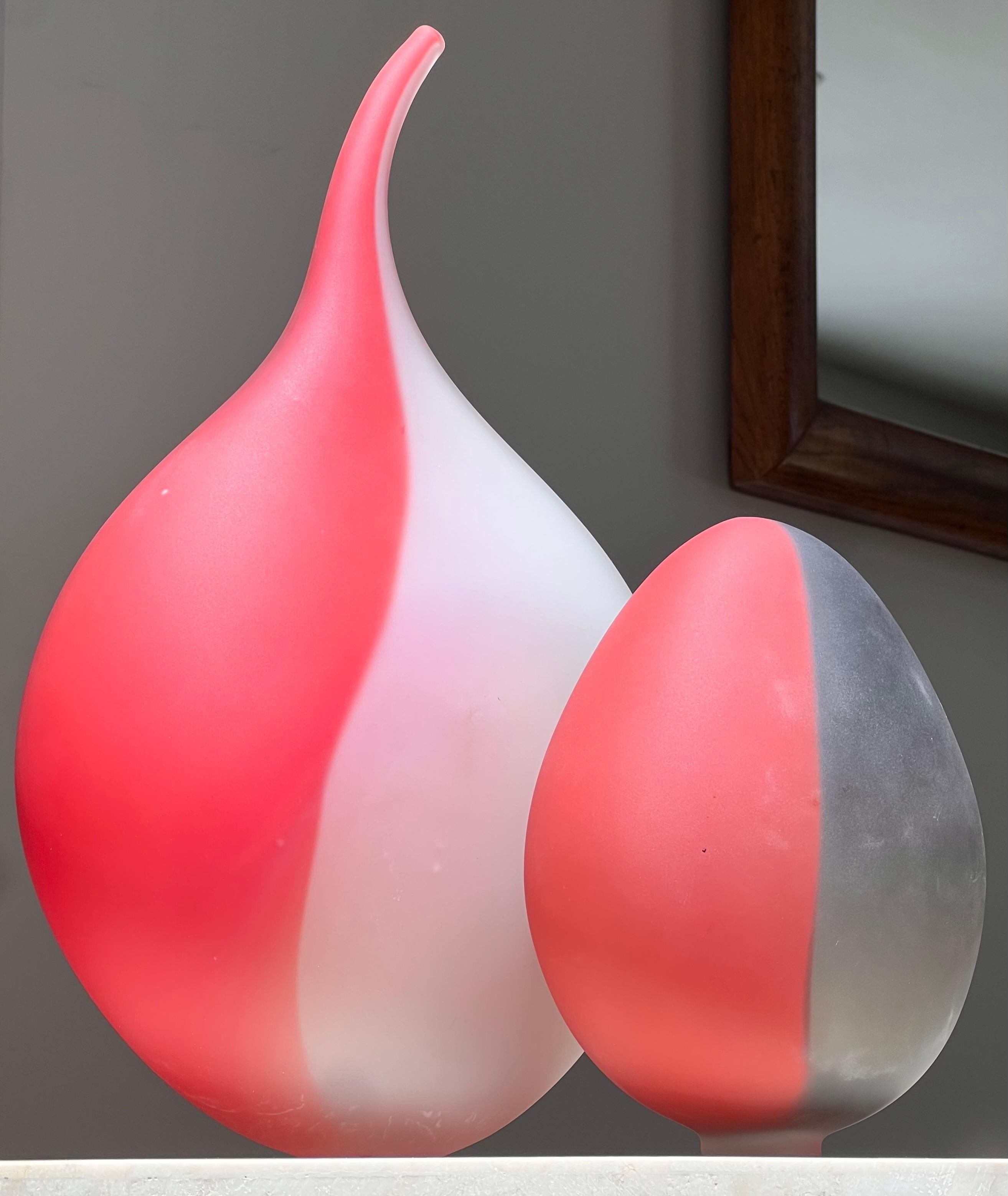 A pair of frosted art glass vessels, 20th century For Sale 4