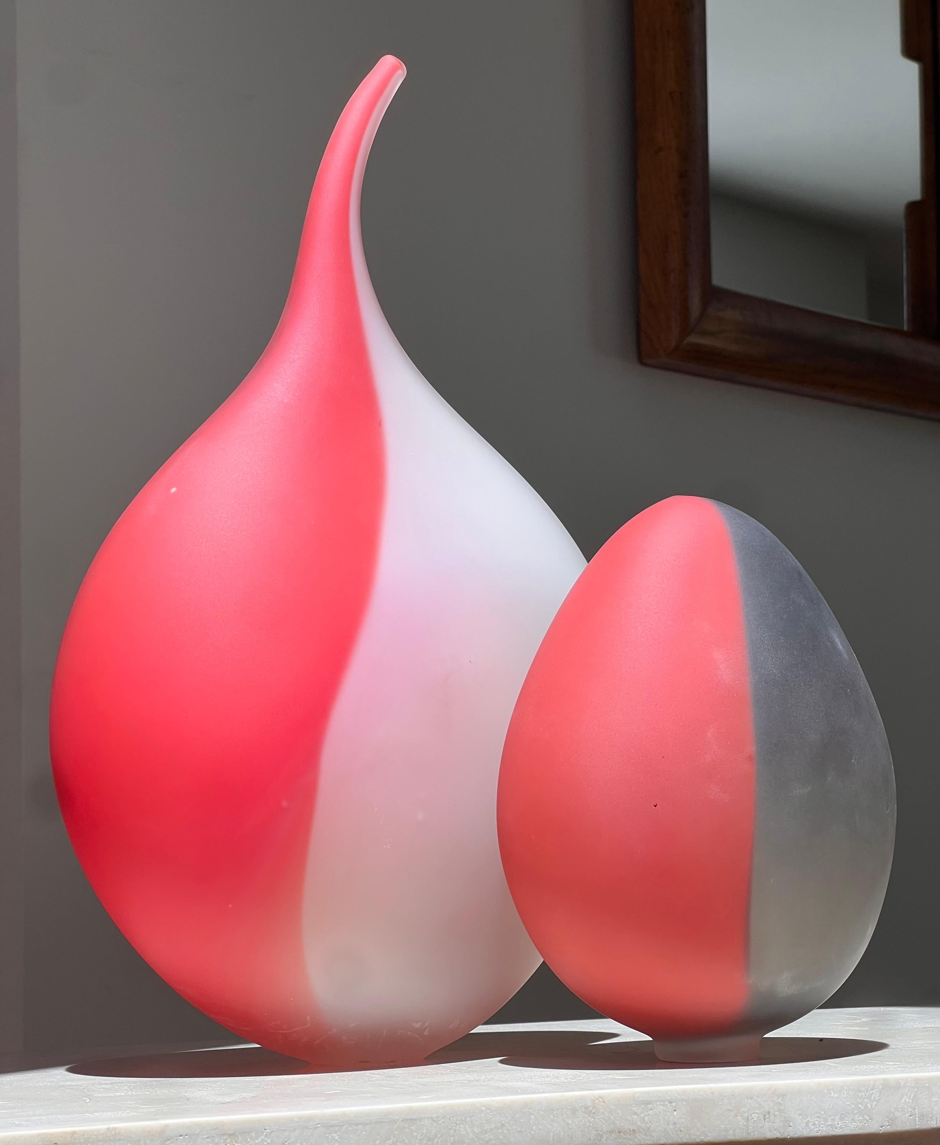 A pair of frosted art glass vessels, 20th century For Sale 7